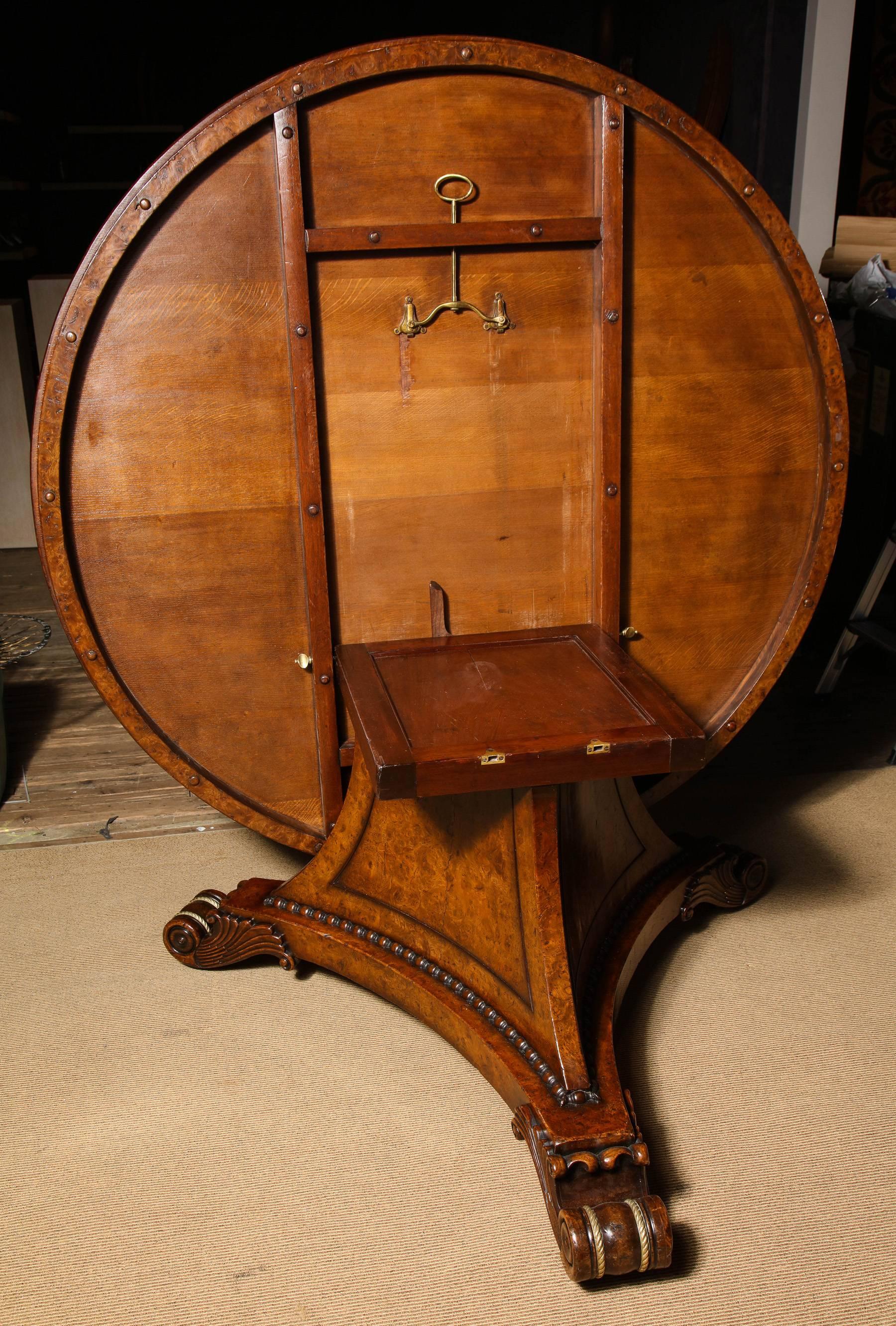 Large Regency Pollard Elm Circular Center Table, English, circa 1820 In Stock For Sale 4
