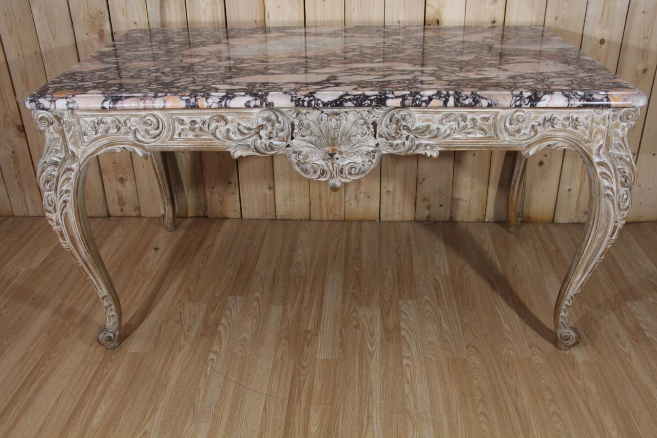 large game table in carved and whitewashed wood, topped with its superb Medici breccia marble, made in the suburbs, late 19th, early 20th century, very good condition, very thick marble, excellent sculptural work