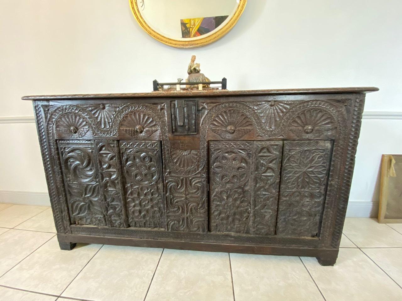 Large French Richly Carved Buffet Sideboard Chest - Renaissance - 17th - France For Sale 7