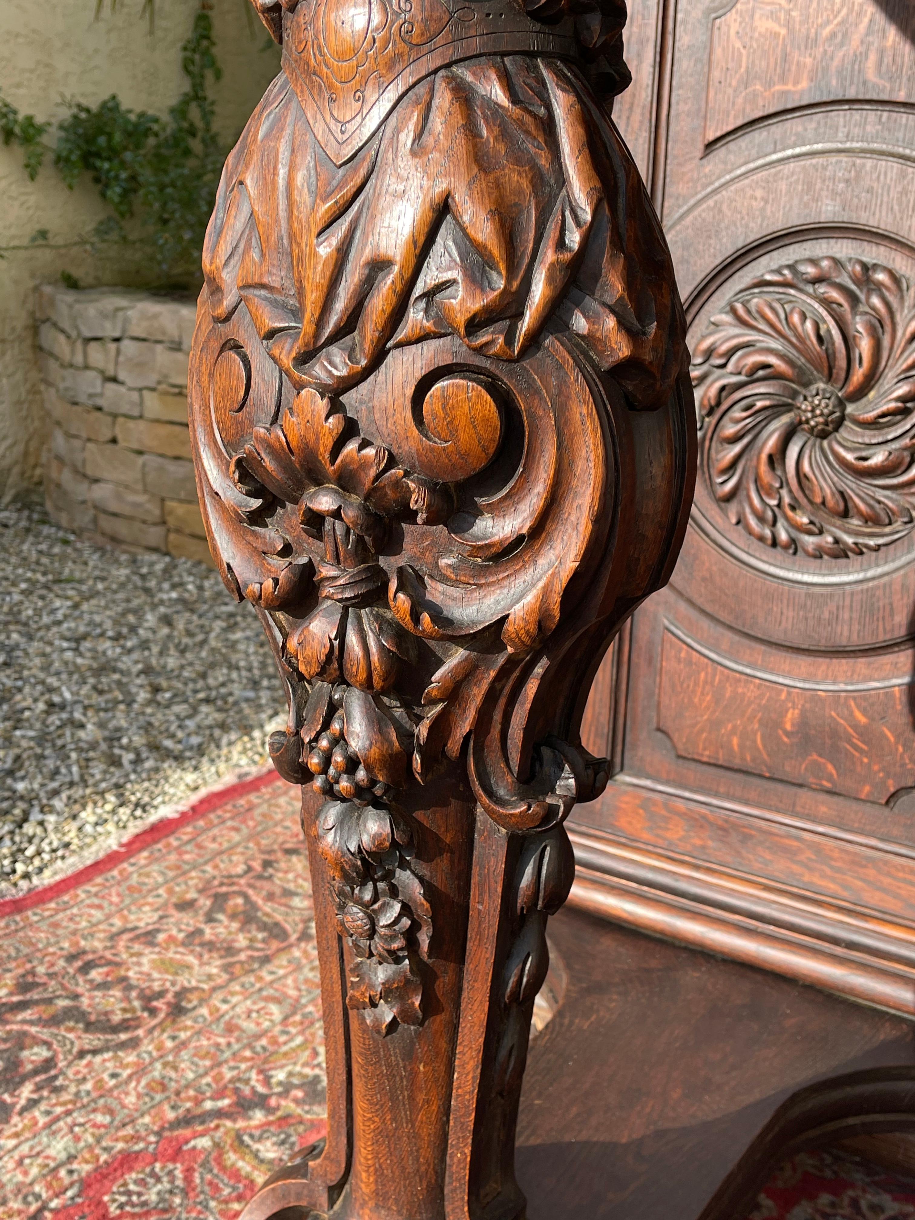 Large Renaissance Style Oak Console, 19th Century For Sale 6