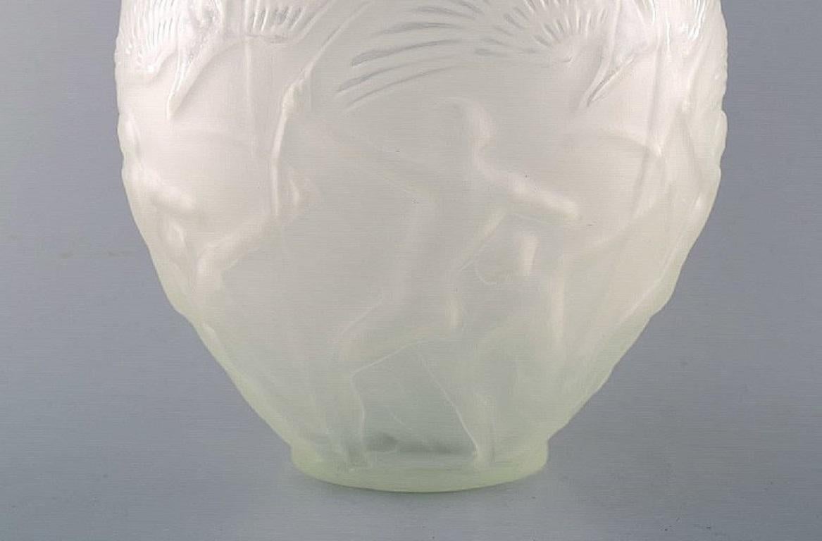 French Large René Lalique Art Deco Vase in Art Glass with Jungle Motif, 1930's