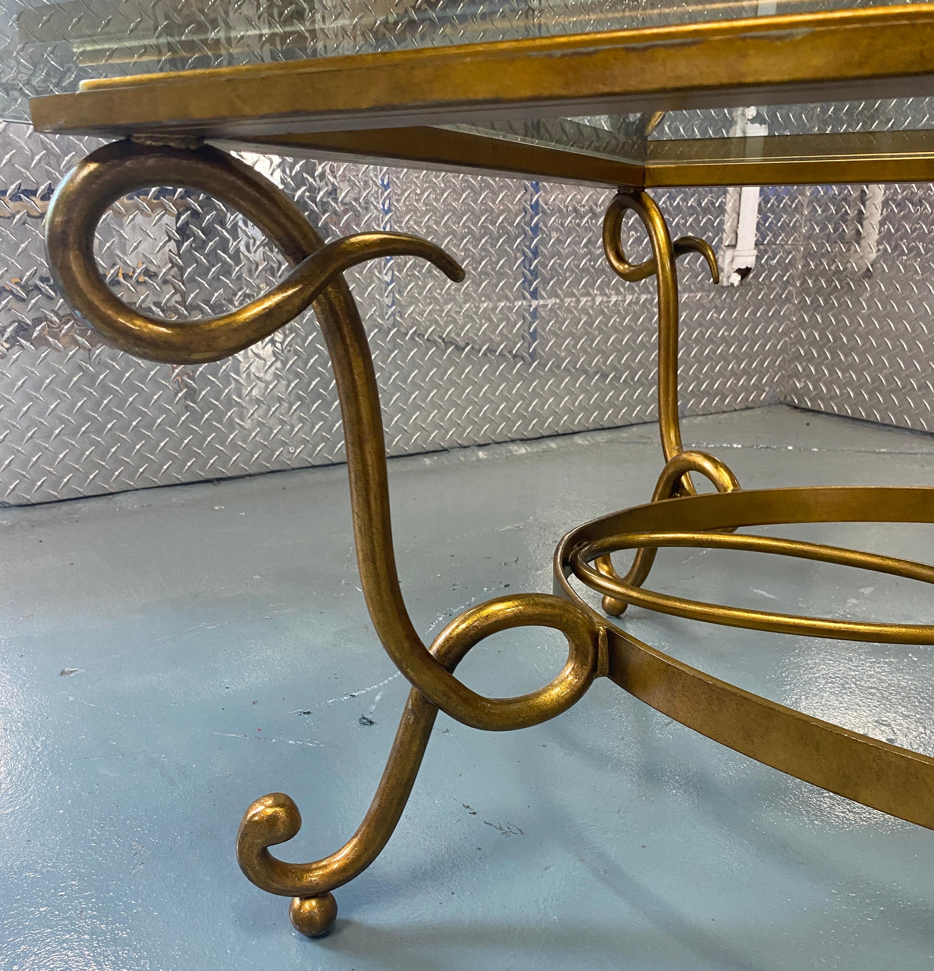 Mesa baja grande de hierro estilo René Prou o Cocktail Tables francesa de los años 40 en venta 5