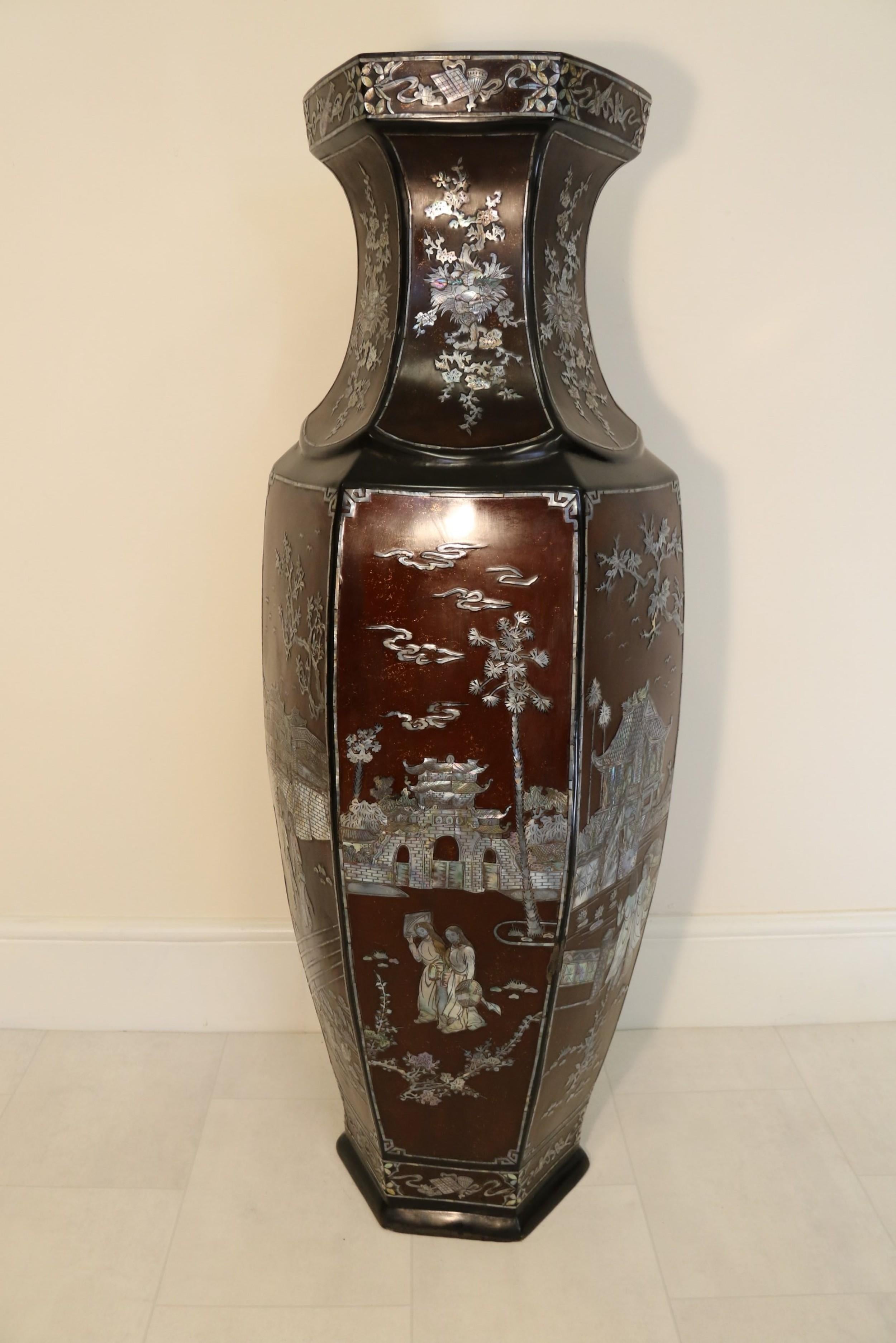 Mid-20th Century Large Republican Period Chinese Lacquer Vase  with Mother of Pearl Inlay