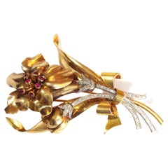 Large Retro Flower Brooch in Gold 18k and Platinum, Ruby, Diamond