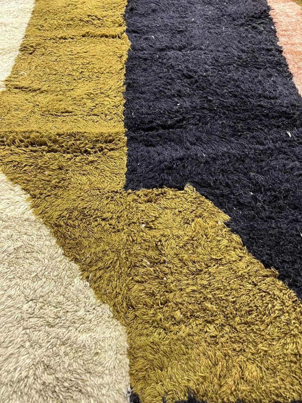 Large Retro Modern Moroccan Wool Beni M'Rirt Rug with Abstract Green Design In New Condition For Sale In Los Angeles, CA