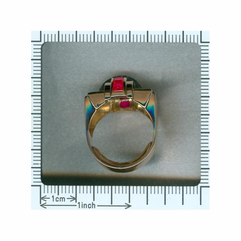 Large Retro Ruby and Diamond 18 Karat Rose Gold Cocktail Ring, 1940s For Sale 14