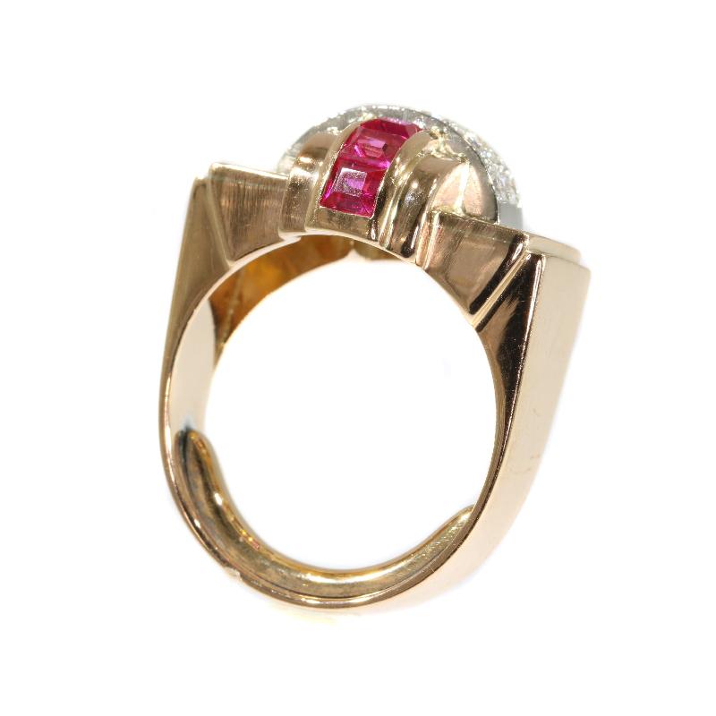 Large Retro Ruby and Diamond 18 Karat Rose Gold Cocktail Ring, 1940s For Sale 6
