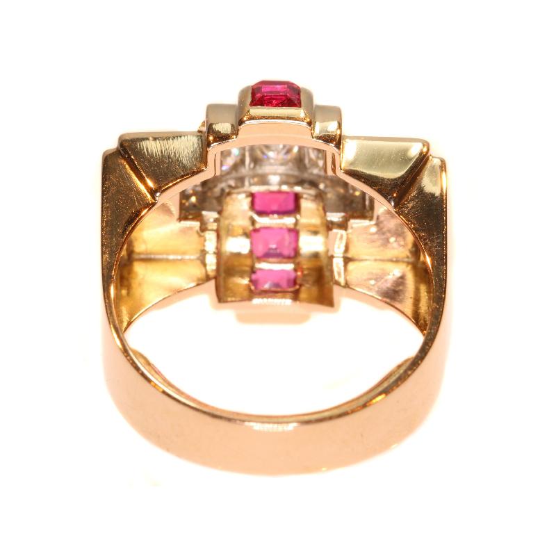 Large Retro Ruby and Diamond 18 Karat Rose Gold Cocktail Ring, 1940s For Sale 11