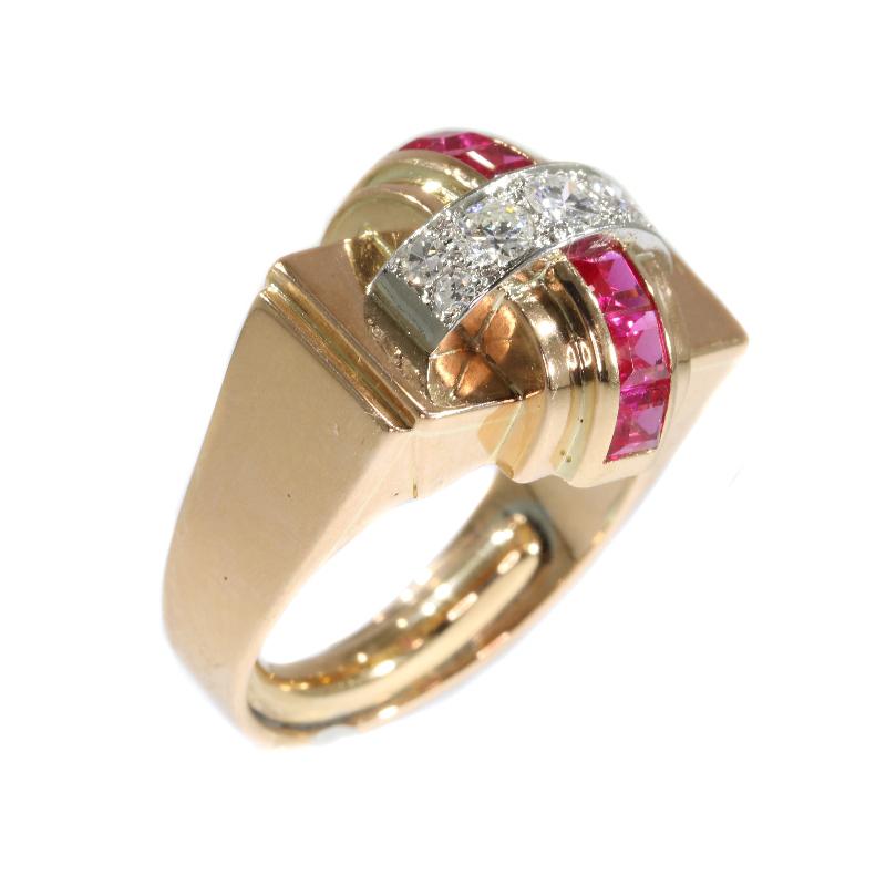 Large Retro Ruby and Diamond 18 Karat Rose Gold Cocktail Ring, 1940s For Sale 4