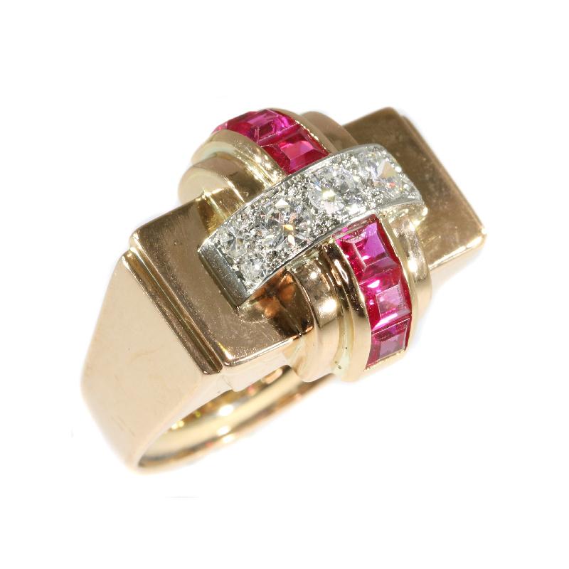 Large Retro Ruby and Diamond 18 Karat Rose Gold Cocktail Ring, 1940s For Sale 5