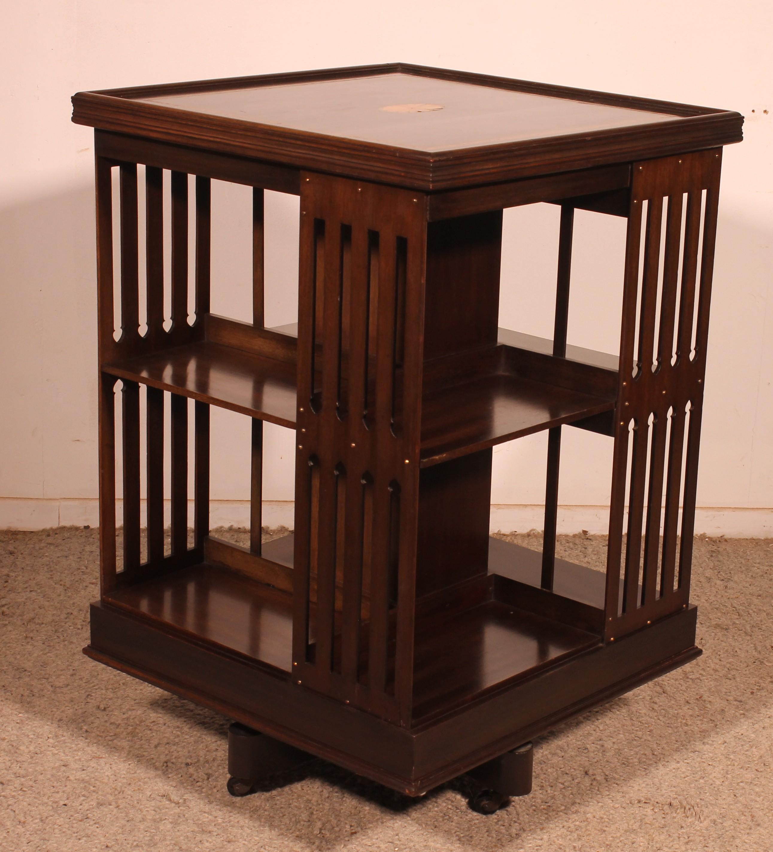 Large Revolving Mahogany Bookcase With Inlays - 19th Century In Good Condition For Sale In Brussels, Brussels