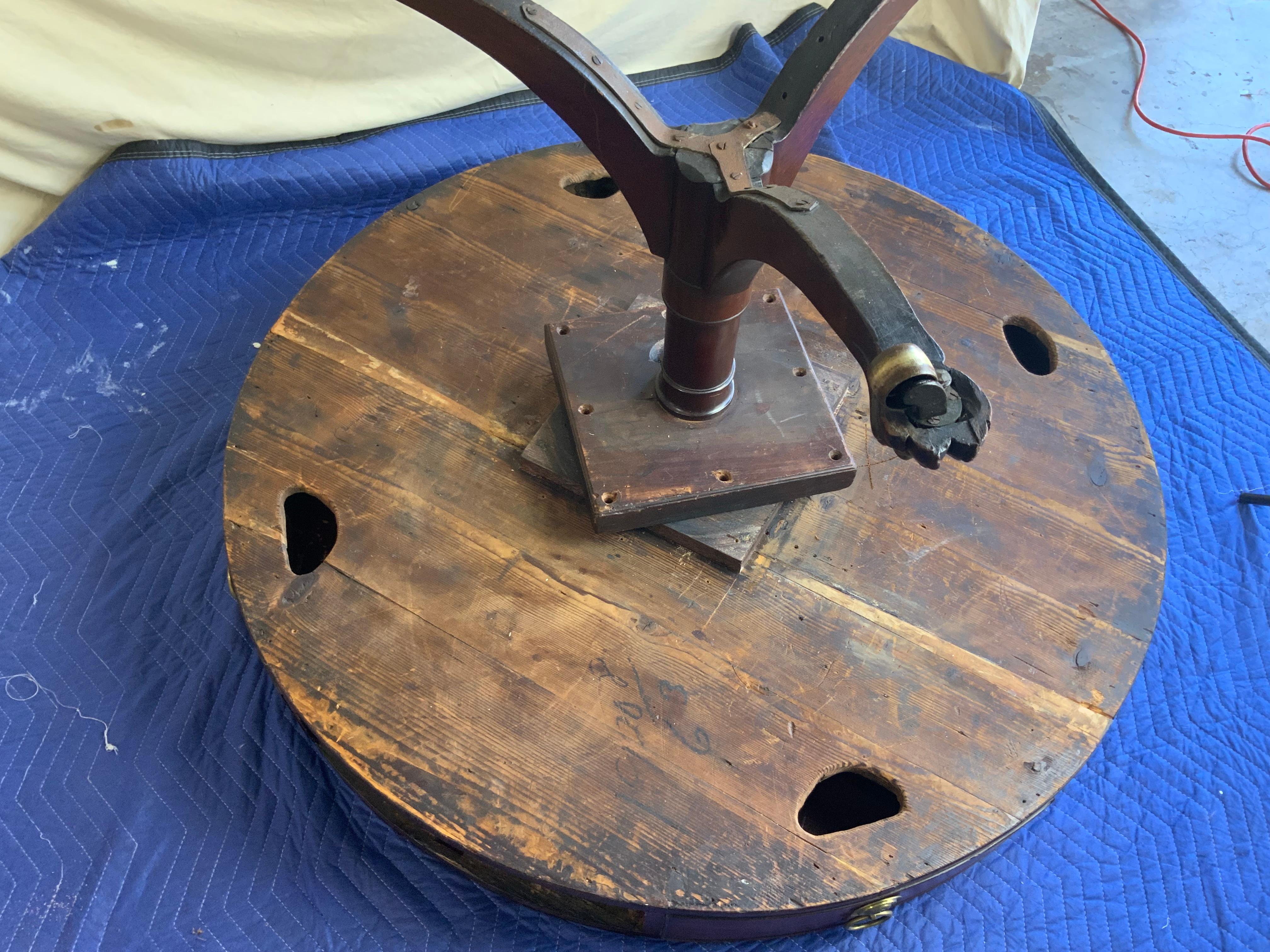 Large 19th Century Revolving Mahogany Drum Table For Sale 5