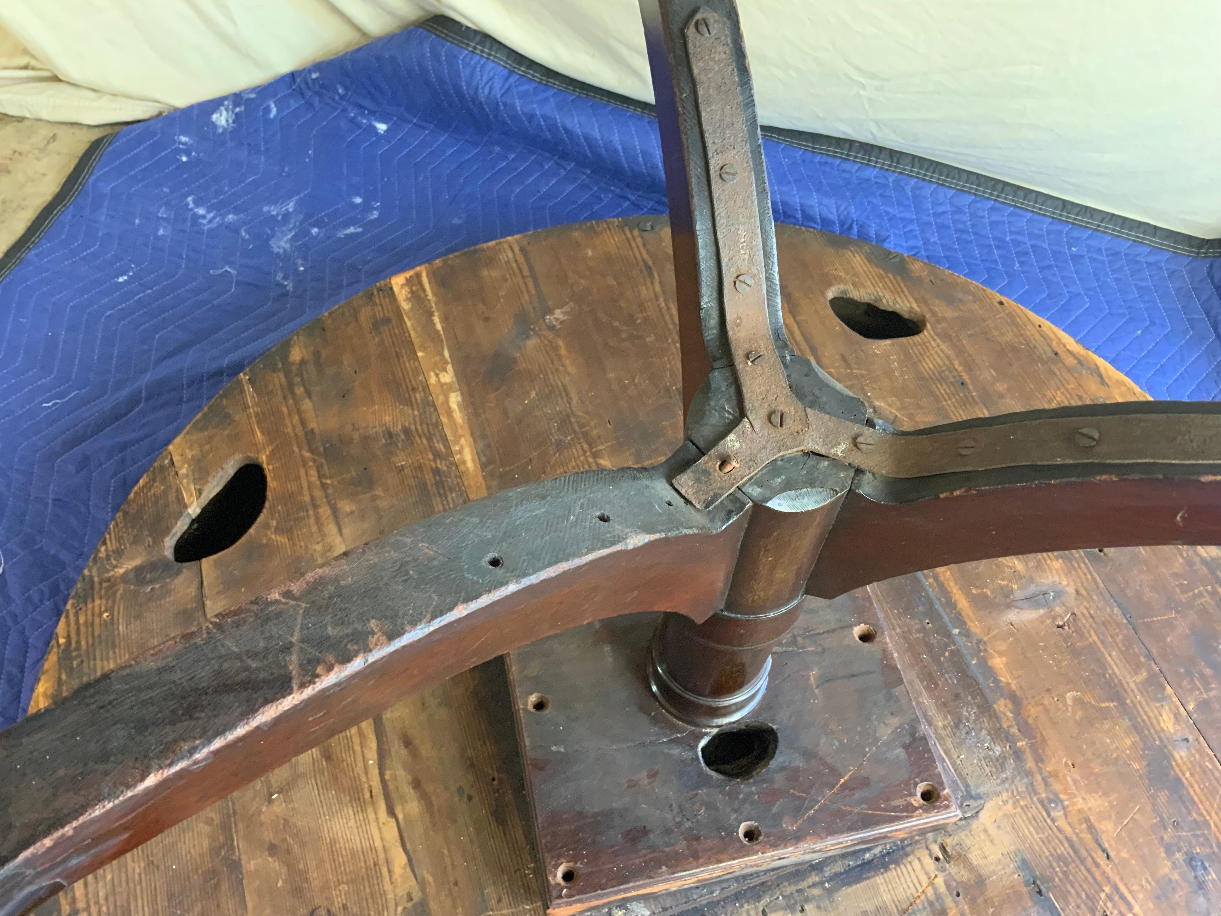 Large 19th Century Revolving Mahogany Drum Table For Sale 7