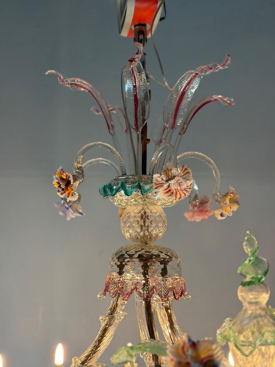 Gran araña veneciana Rezzonico de cristal de Murano multicolor, hacia 1920 Vidrio en venta