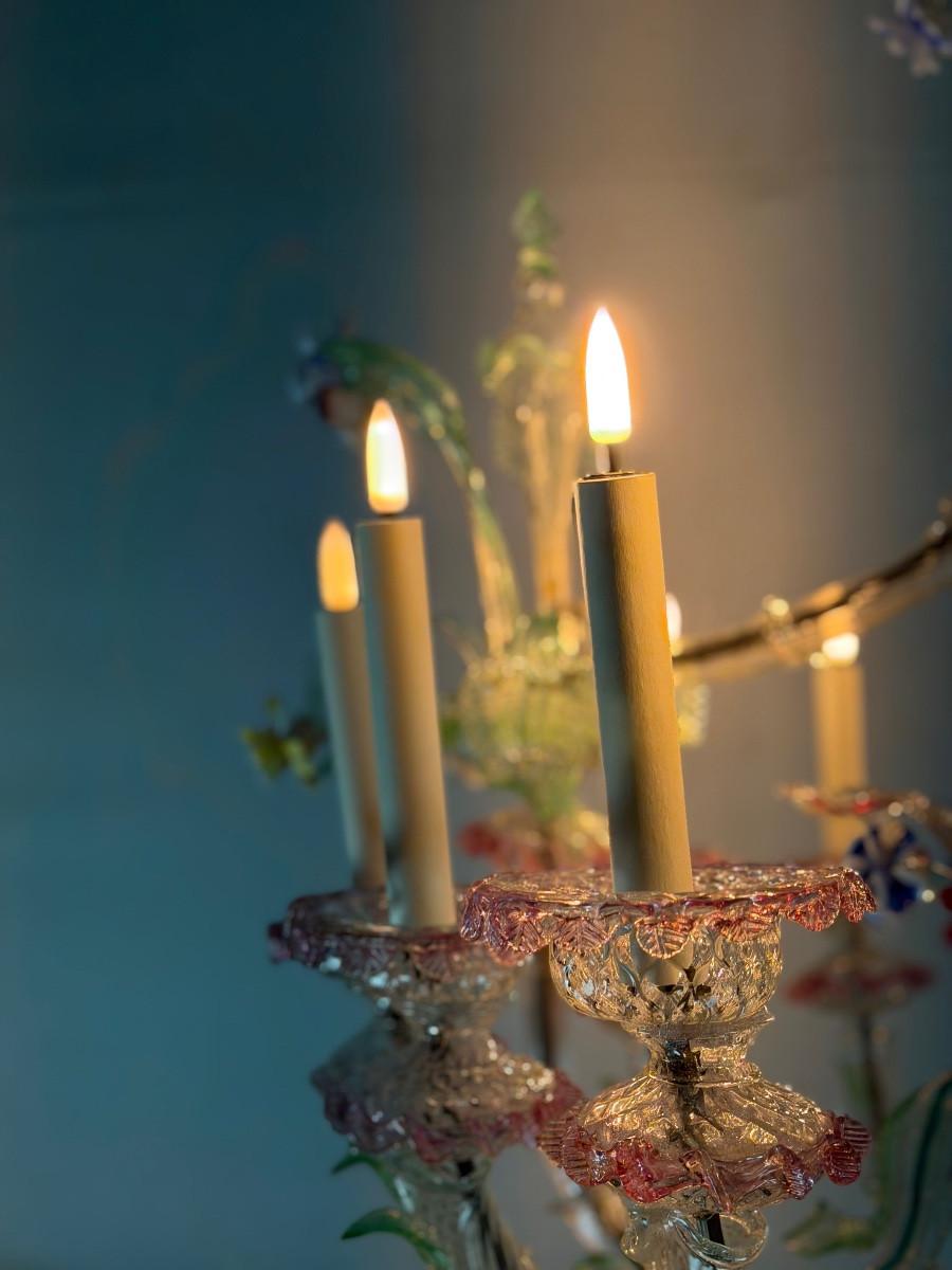 Gran araña veneciana Rezzonico de cristal de Murano multicolor, hacia 1920 en venta 2