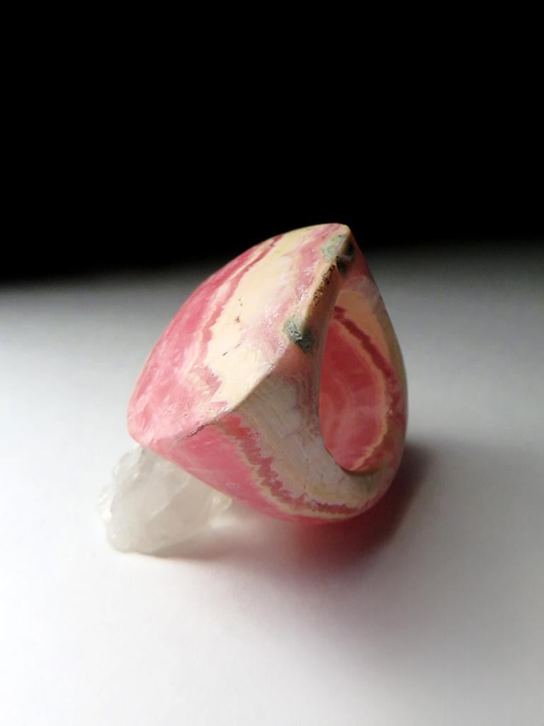 Mixed Cut Large Rhodochrosite Solid Ring Patterned Pink Argentinian Healing jewelry For Sale
