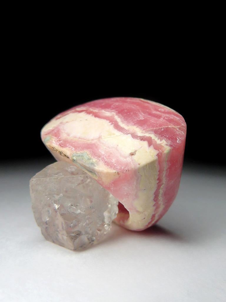 Women's or Men's Large Rhodochrosite Solid Ring Patterned Pink Argentinian Healing jewelry For Sale