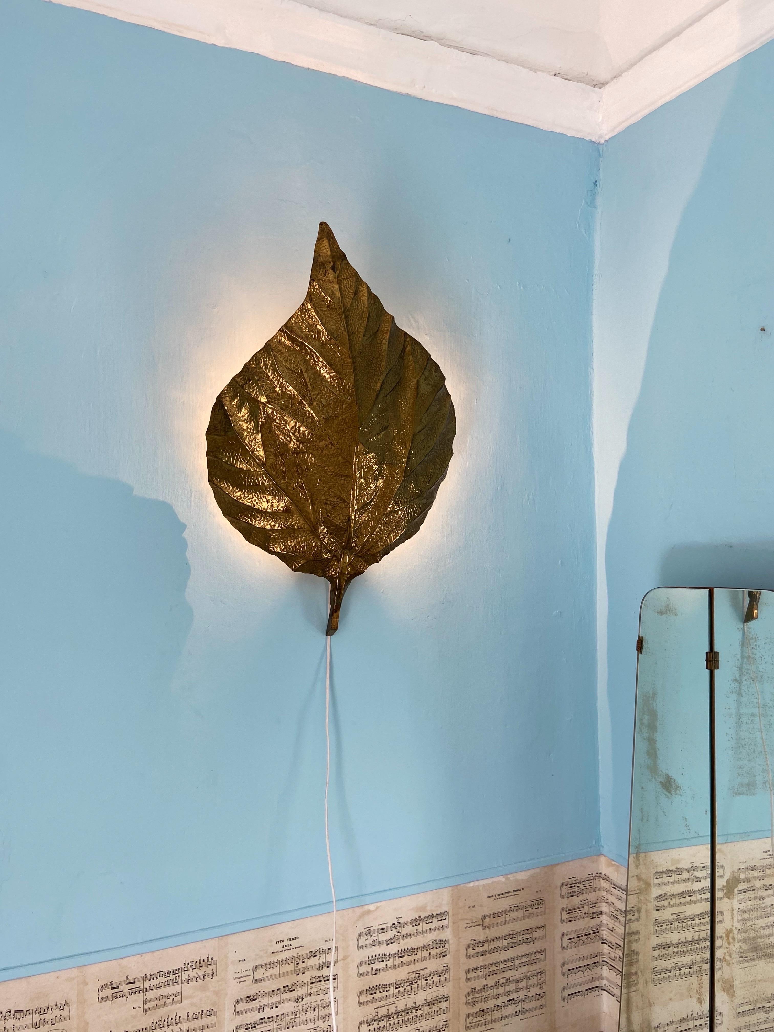 Large Rhubarb Leaf Brass Wall Light or Sconce by Tommaso Barbi, 1970s For Sale 5