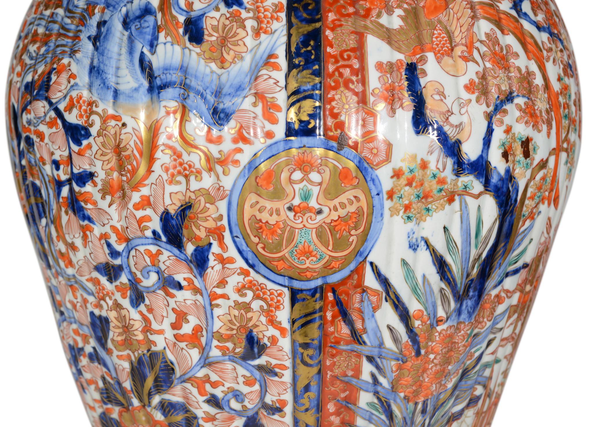 Gran Lámpara de Mesa Acanalada Japonesa Imari Antigua del Siglo XIX Japonés en venta