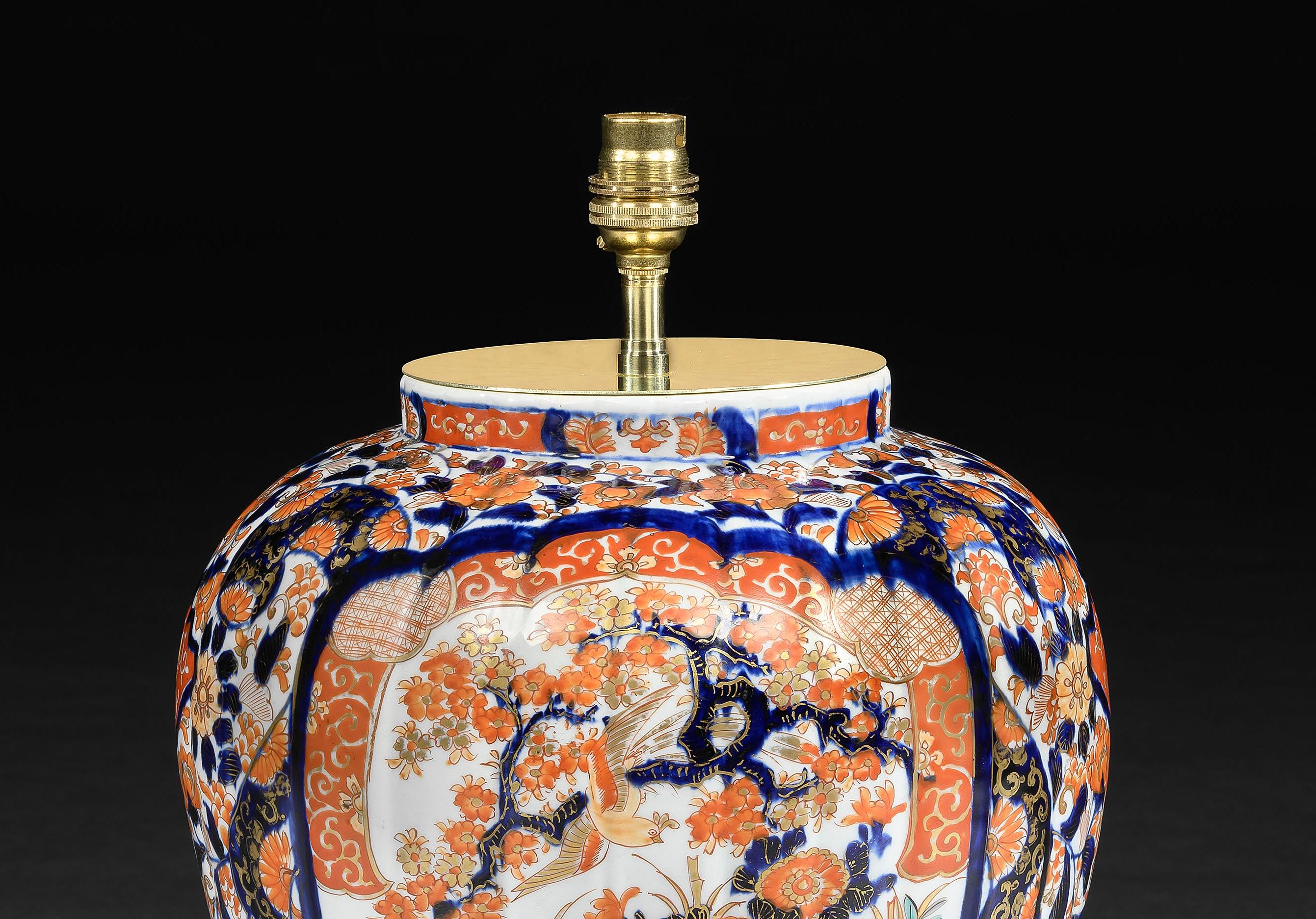 Grande lampada da tavolo antica giapponese Imari a coste del XIX secolo In condizioni buone in vendita a London, GB