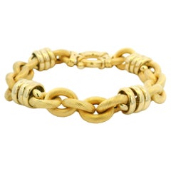Large Ribbed Interlocking 18-Karat Link Bracelet In Stock