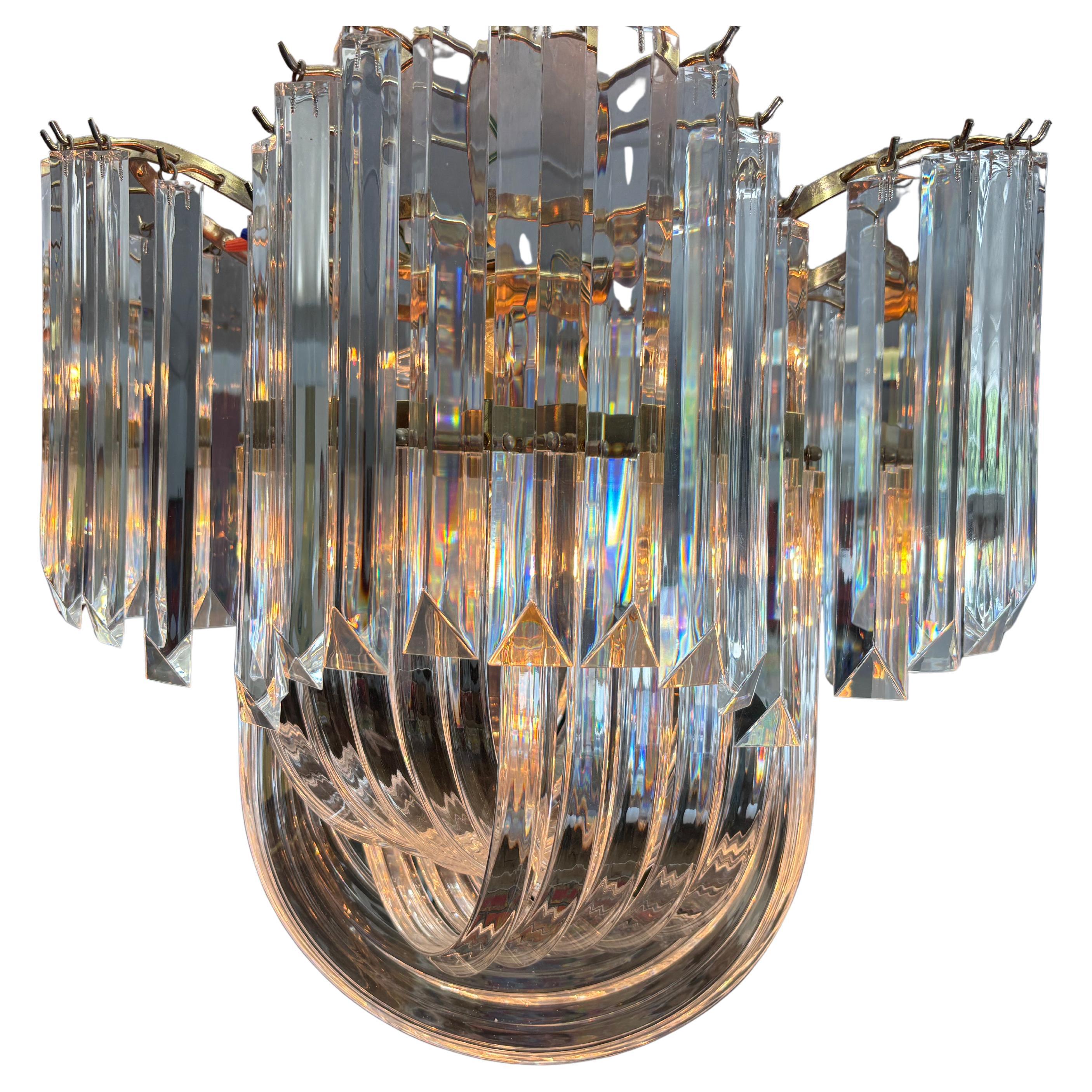 Grande lampadario a nastro in lucite, CIRCA ANNI 70 in vendita