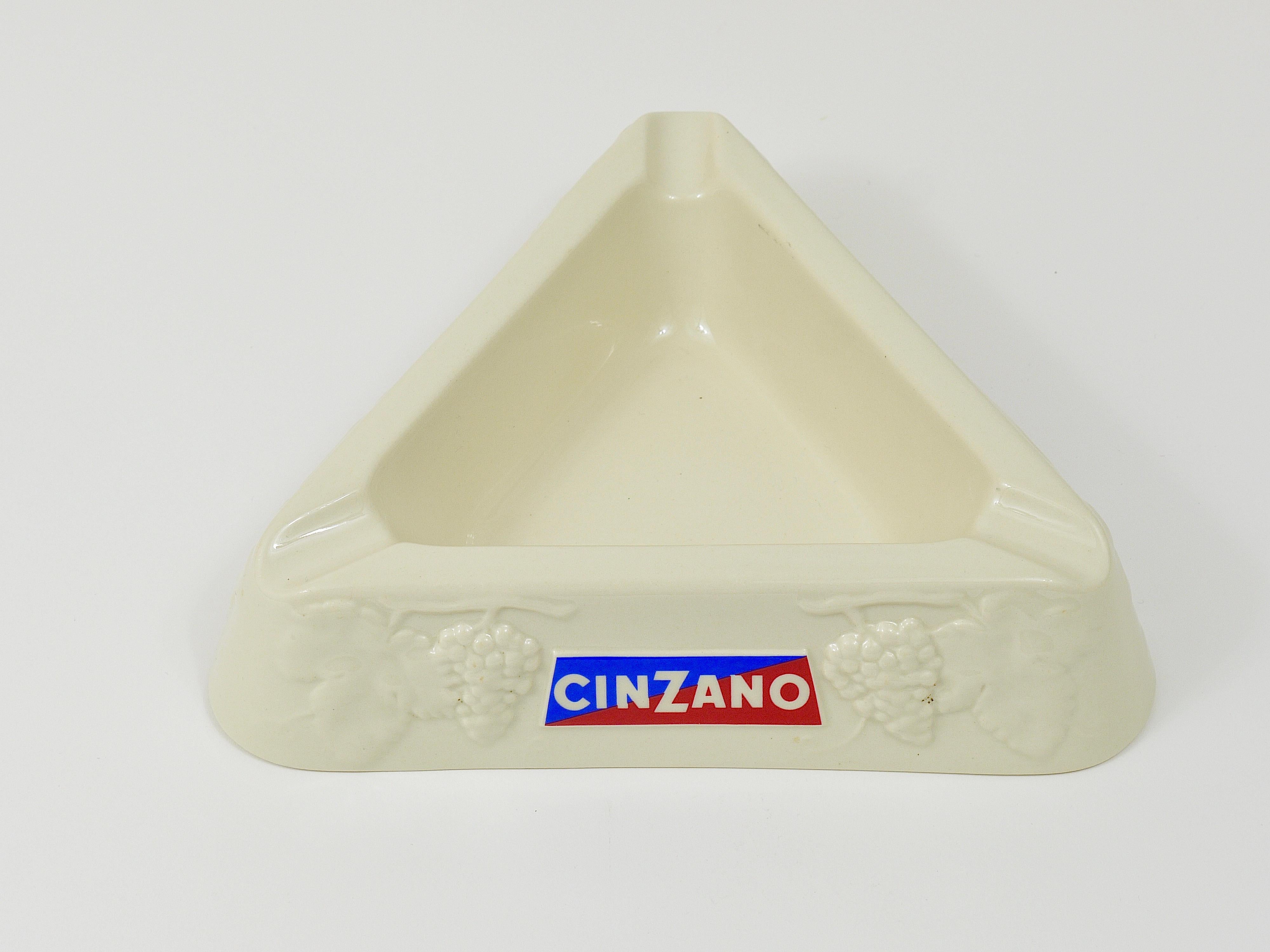 Large Richard Ginori Cinzano Porcelaine Midcentury Relief Ashtray, Italy, 1950s 6