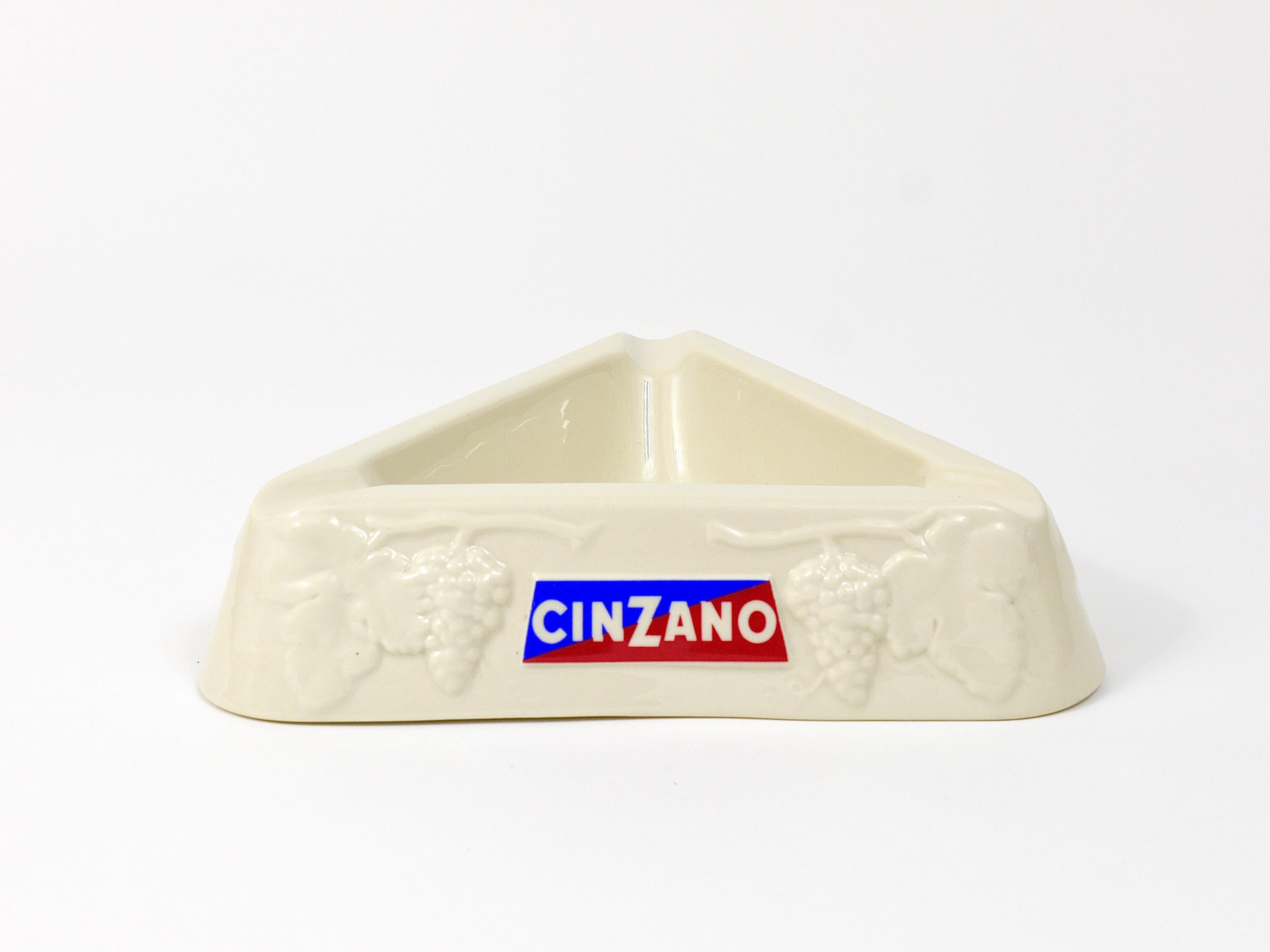 Large Richard Ginori Cinzano Porcelaine Midcentury Relief Ashtray, Italy, 1950s 8