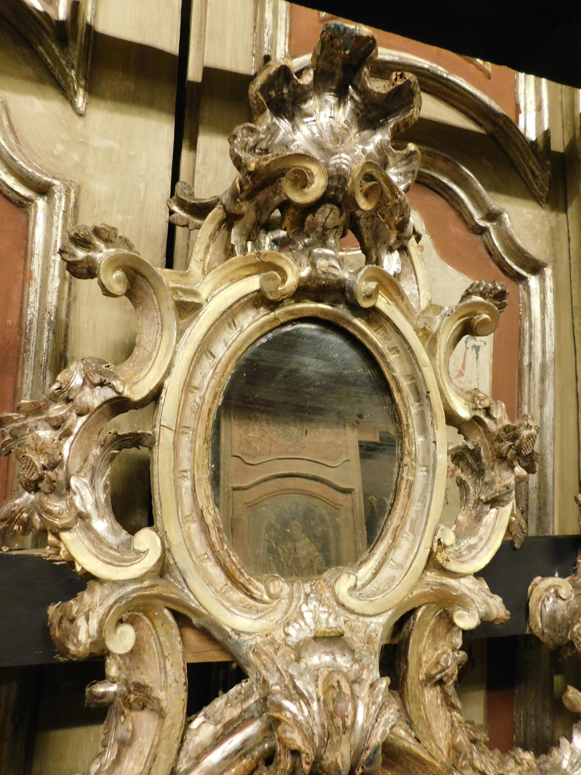 Grand miroir richement sculpté et argenté, Naples 700 Bon état - En vente à Cuneo, Italy (CN)