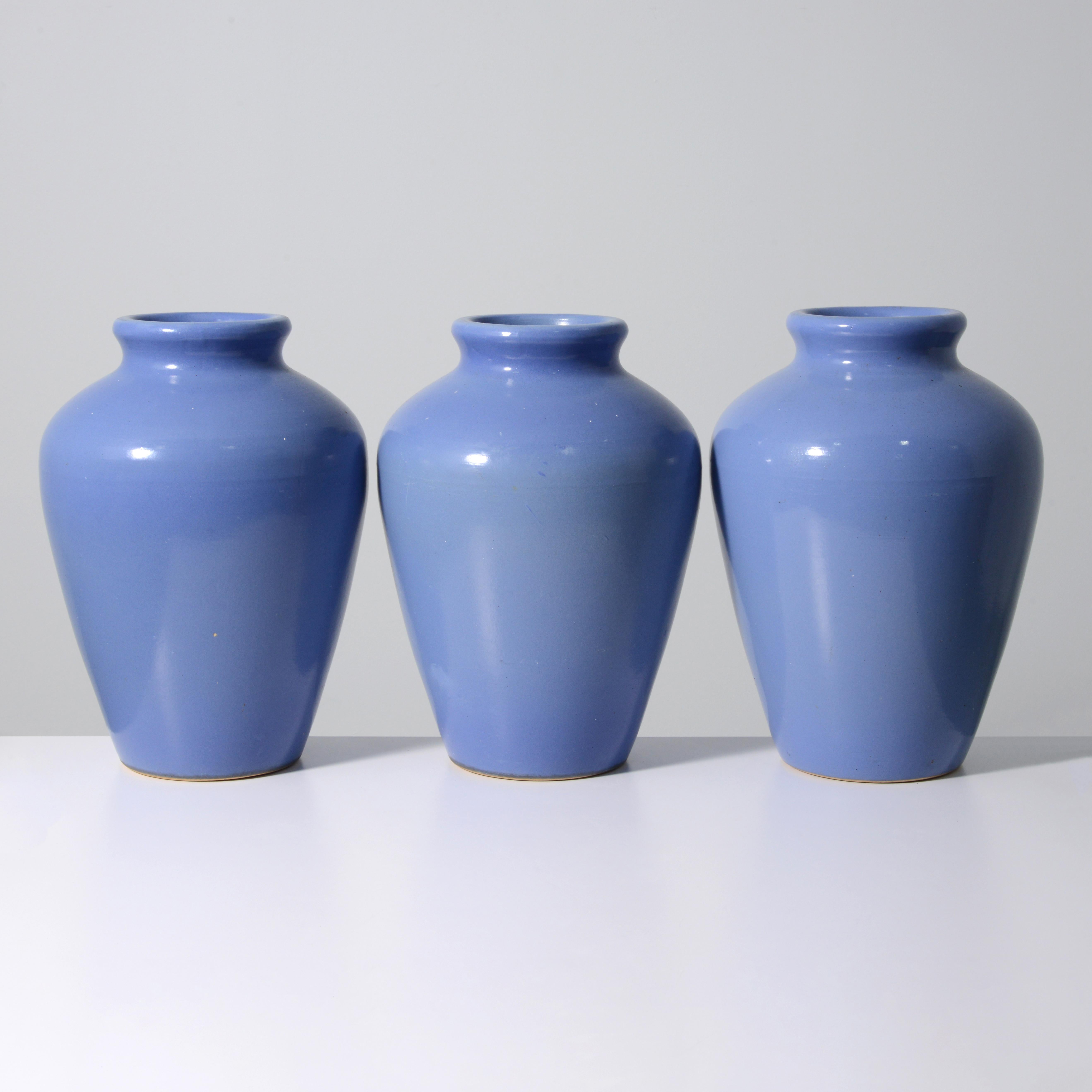 Artist/Designer; Manufacturer: Robinson-Ransbottom (RRP) (USA)
Marking(s): no marking(s) apparent
Materials: ceramic
Dimensions (H, W, D): 23