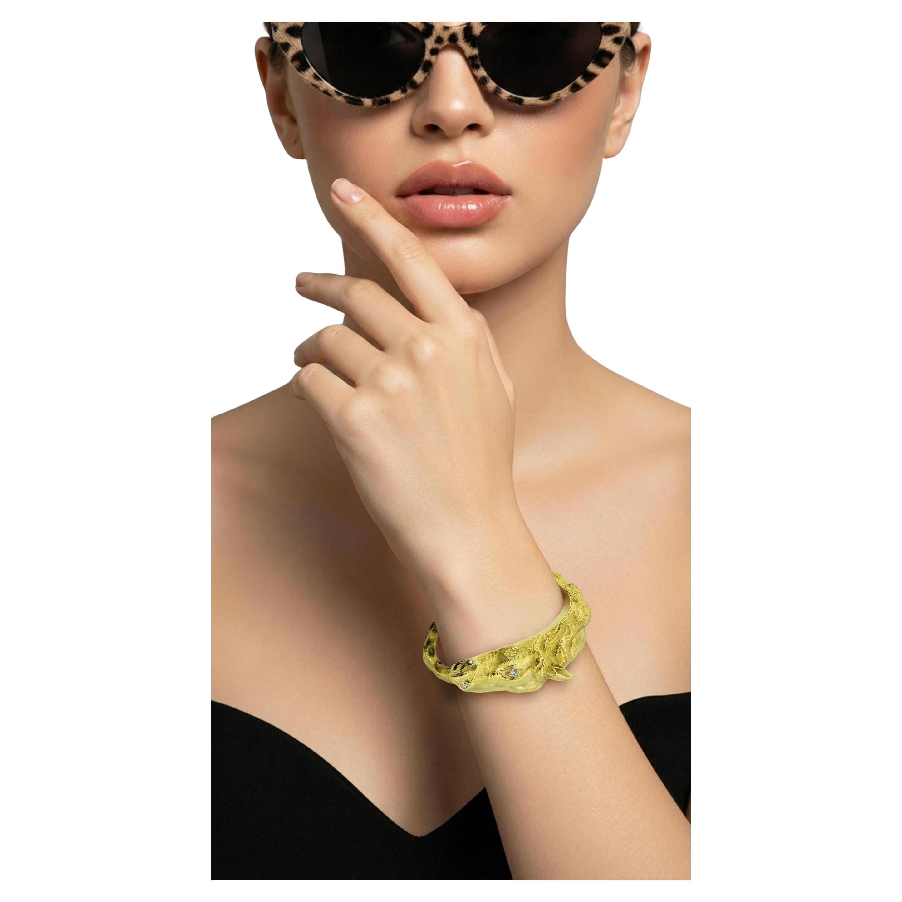 Large 
Robust solid 18K Horse with Diamond Eyes Vintage Bangle Bracelet For Sale