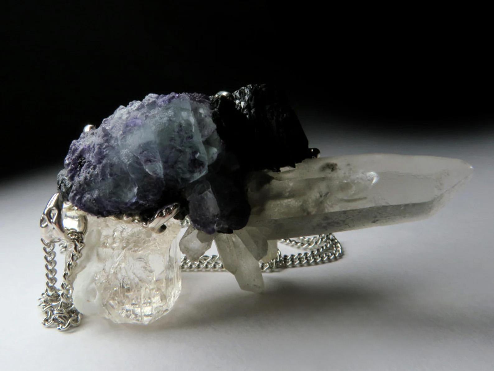 Large Rock Crystal Fluorite Black Tourmaline necklace Raw Crystal Statement In New Condition For Sale In Berlin, DE