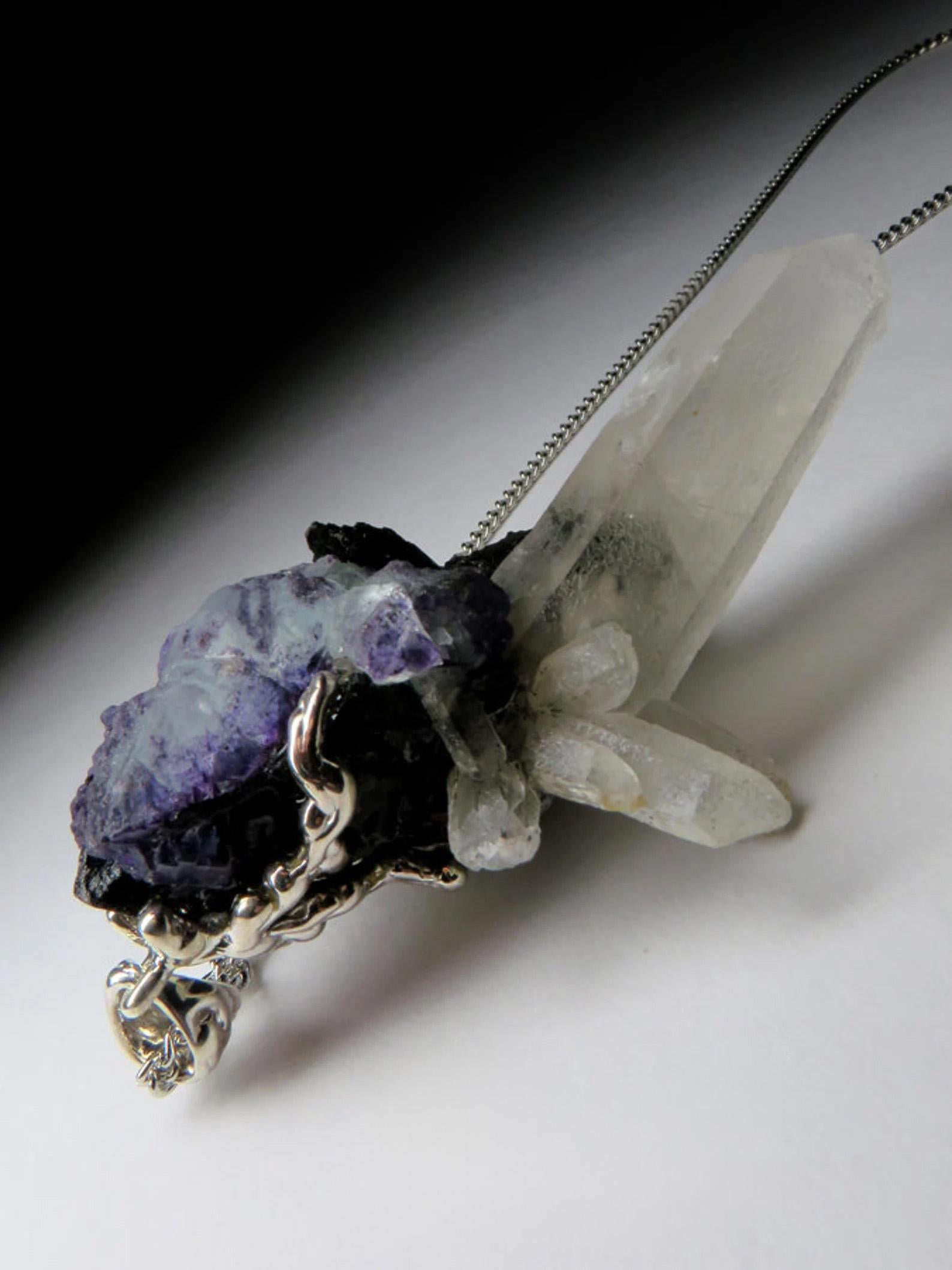 Grande cristallo di rocca Fluorite Collana di tormalina nera Dichiarazione di cristallo grezzo in vendita 1