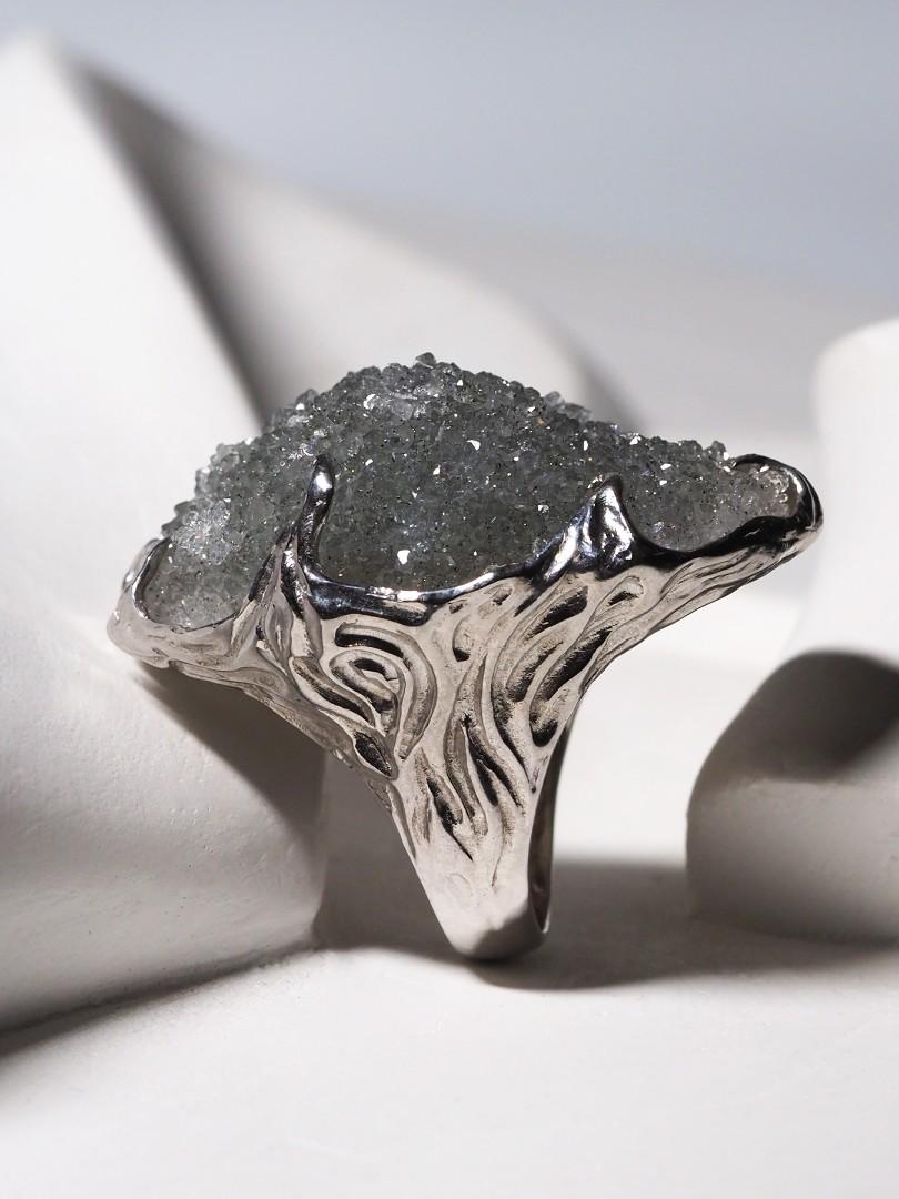 Large Rock Crystal Ring Silver Raw Druse Crystals Grey Lord of the Rings For Sale 7
