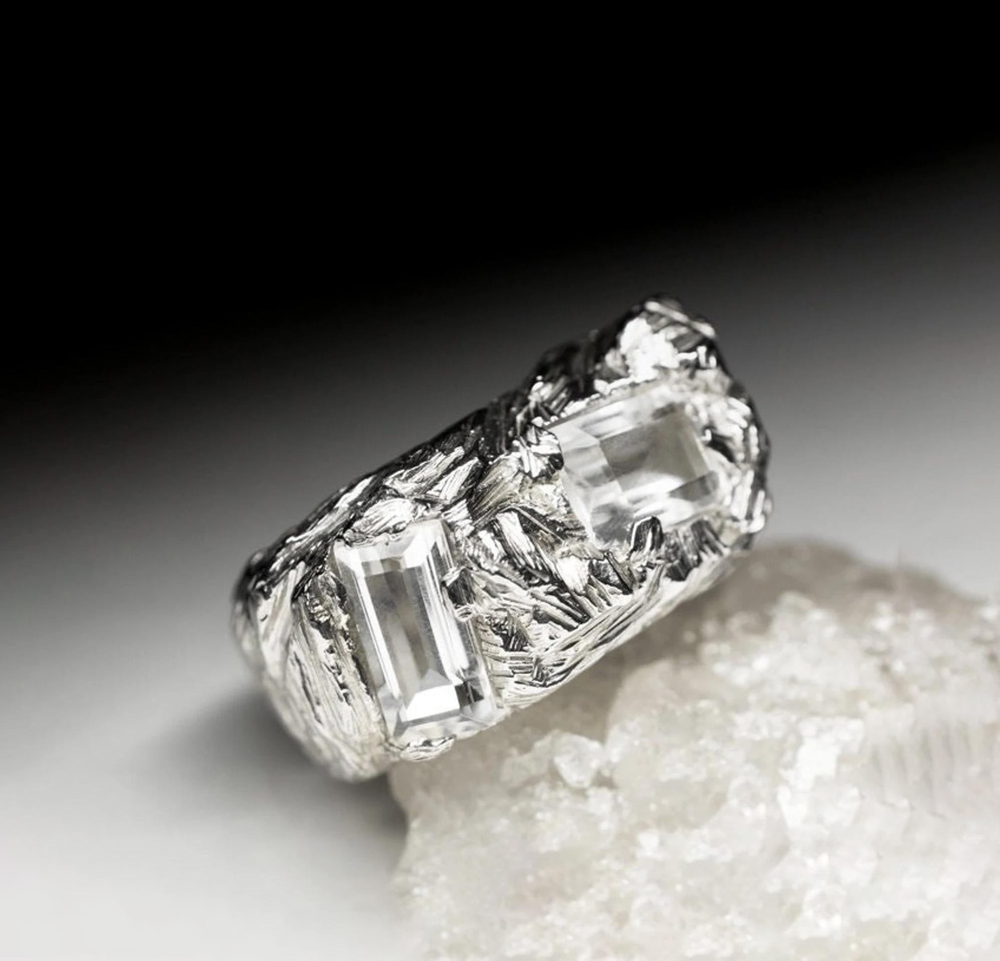 Silver ring with two natural baguette and emerald cut Rock Crystals
rock crystals origin - Brazil
stones measurements - 0.16 x 0.28 x 0.31 in and 0.16 x 0.2 x 0.39 in / 4 х 7 х 8 mm and 4 х 5 х 10 mm
stones weight - 2.85 carats
ring weight - 15.62