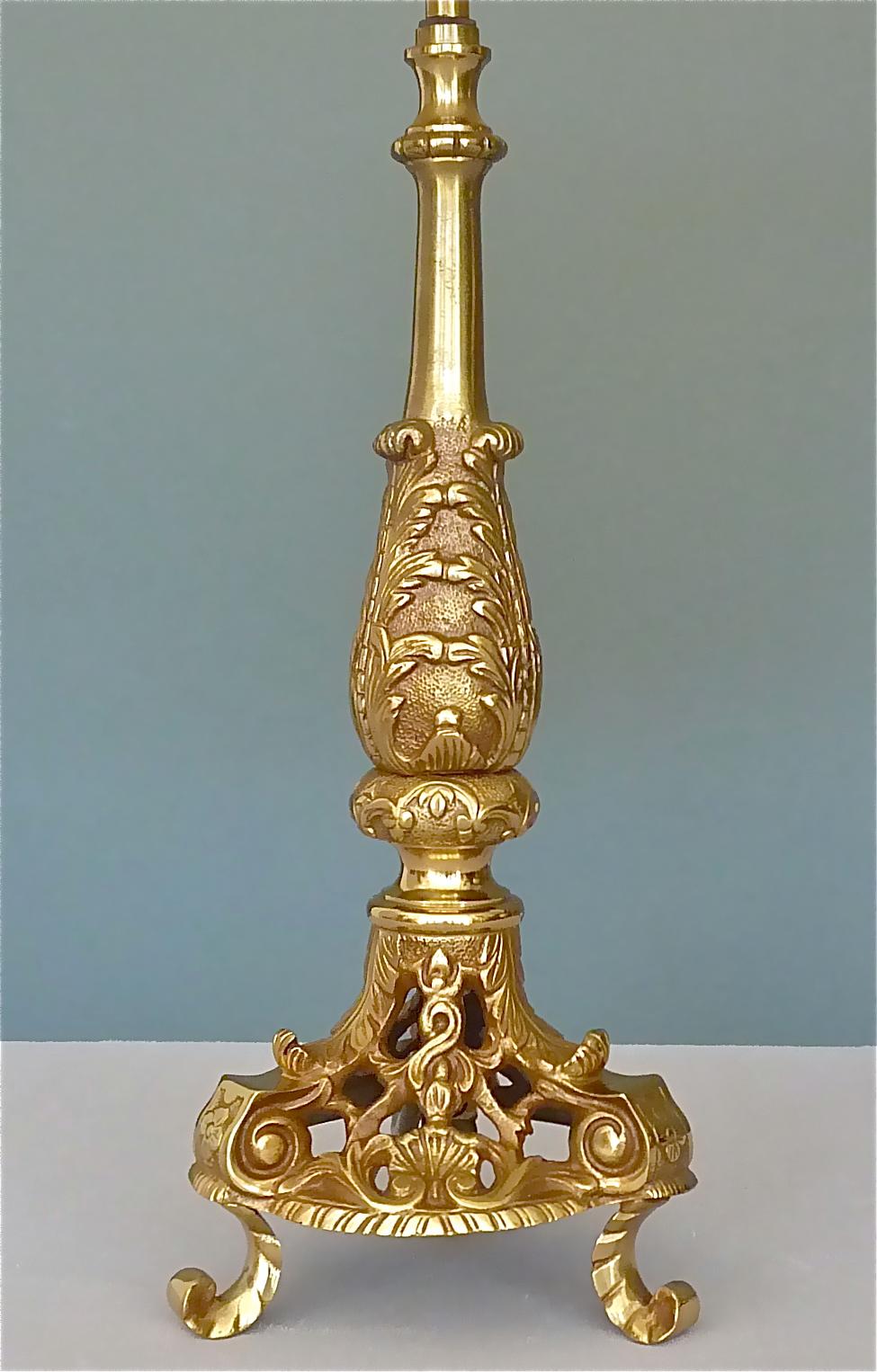 Large Rococo Baroque Maison Jansen Style Floral Table Lamp Patinated Brass 1950s For Sale 10