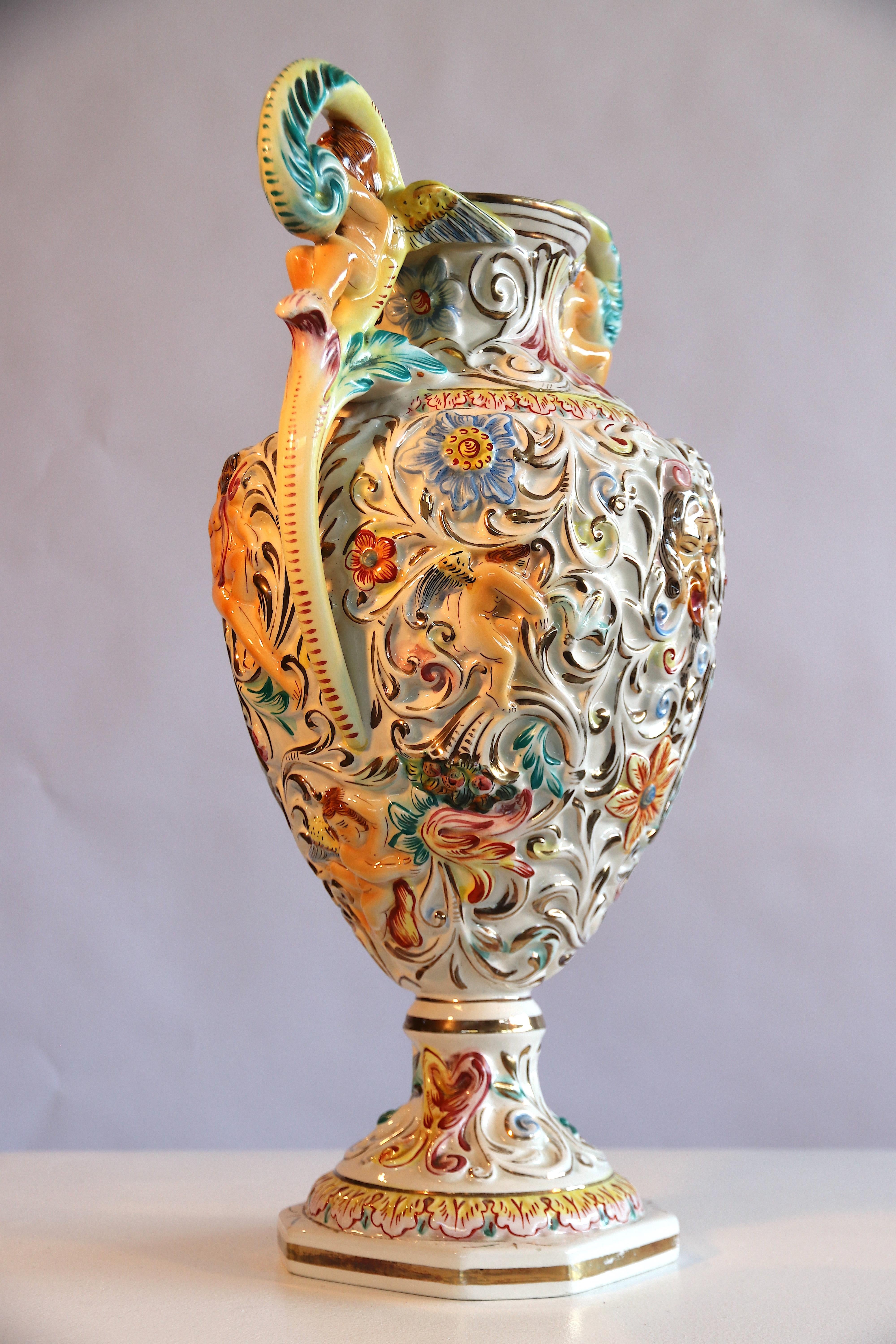 Large Rococo Capodimonte signed Porcelain Amphora Vase In Excellent Condition In Amsterdam, NL
