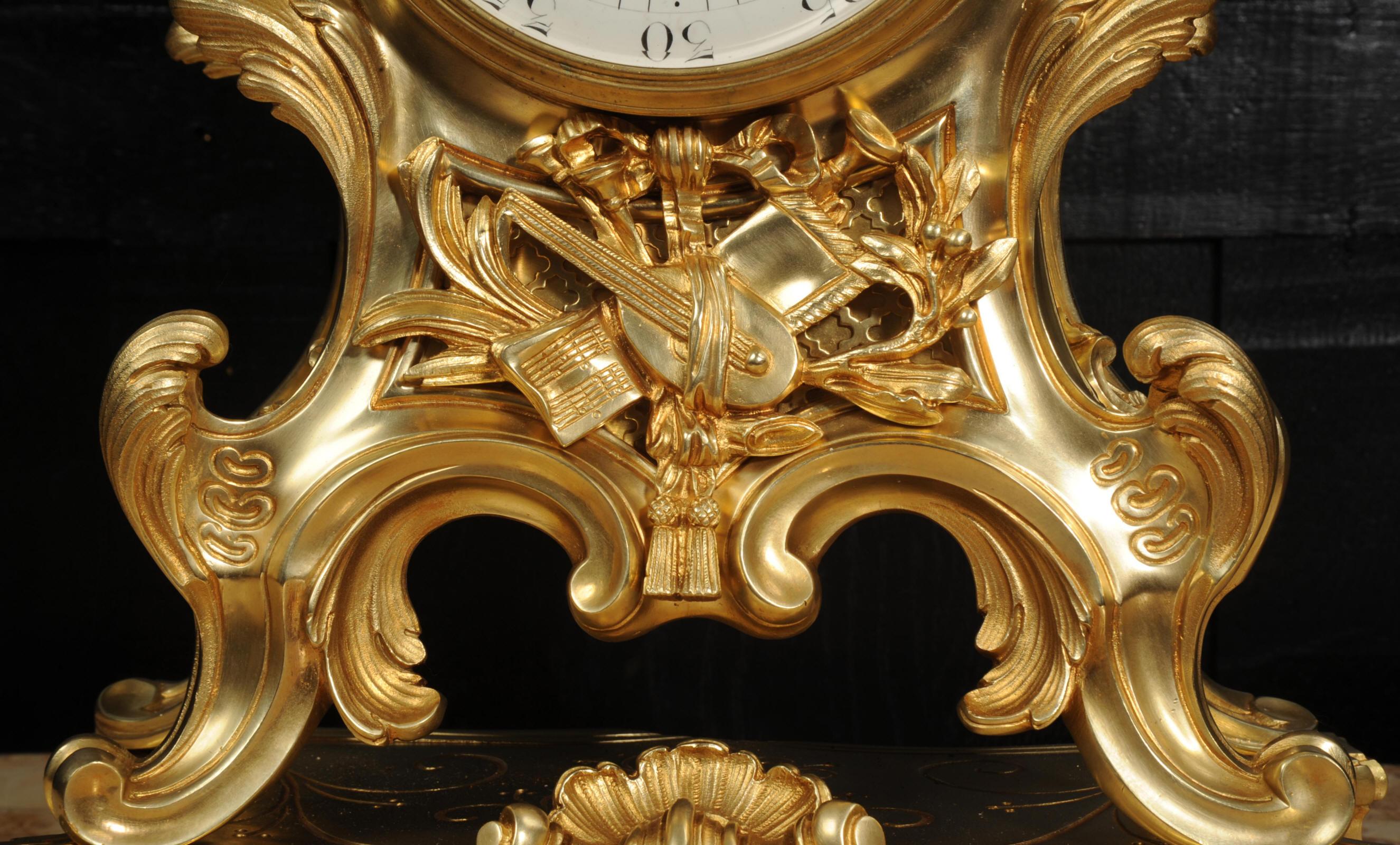 Grande horloge française ancienne de style rococo en bronze doré - Genius of Music en vente 6