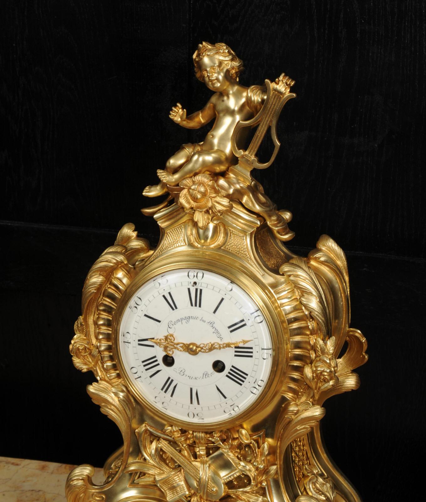 Grande horloge française ancienne de style rococo en bronze doré - Genius of Music en vente 7