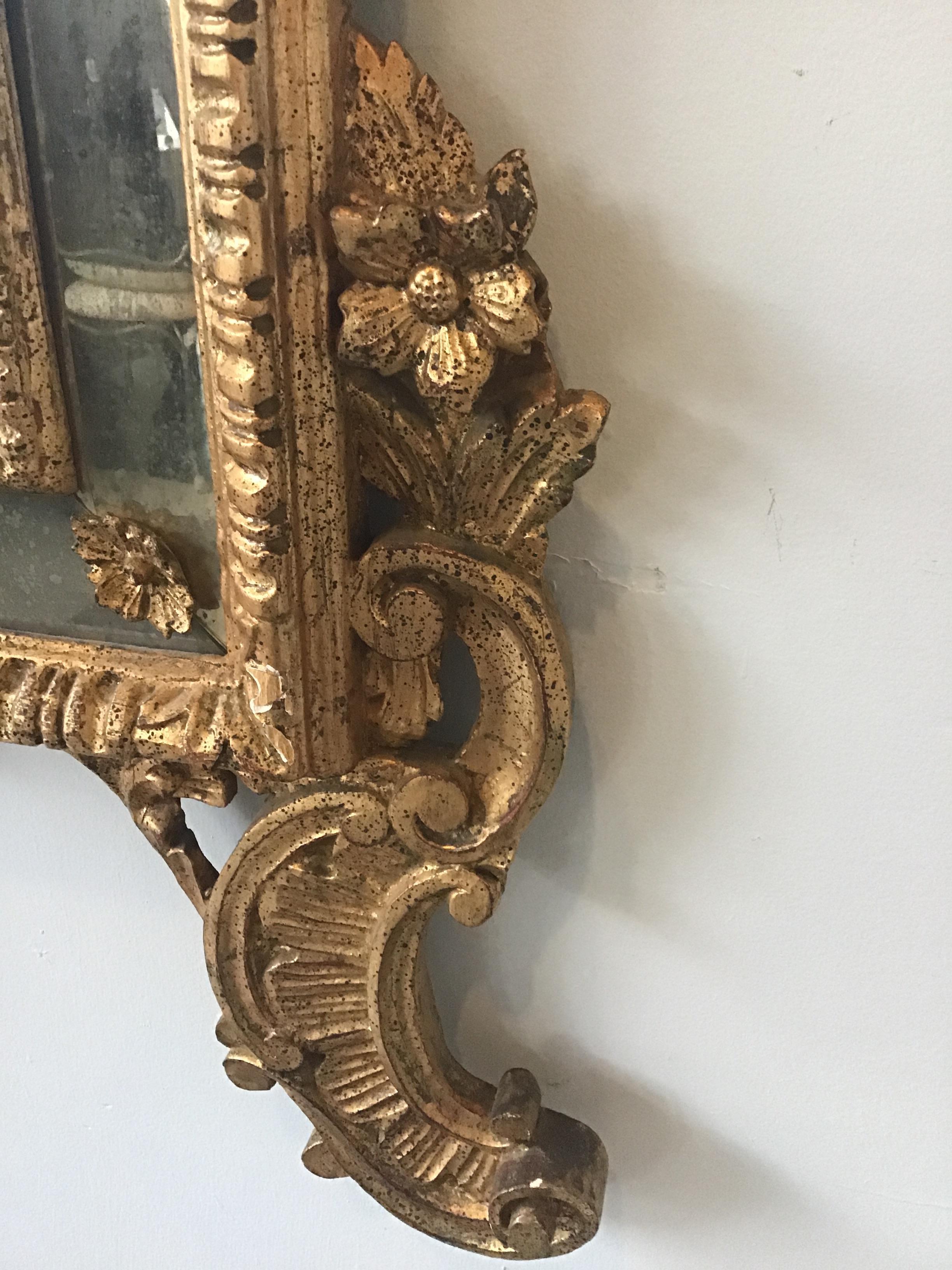 Large Rococo Style Italian Carved Wood Gilt Mirror For Sale 7