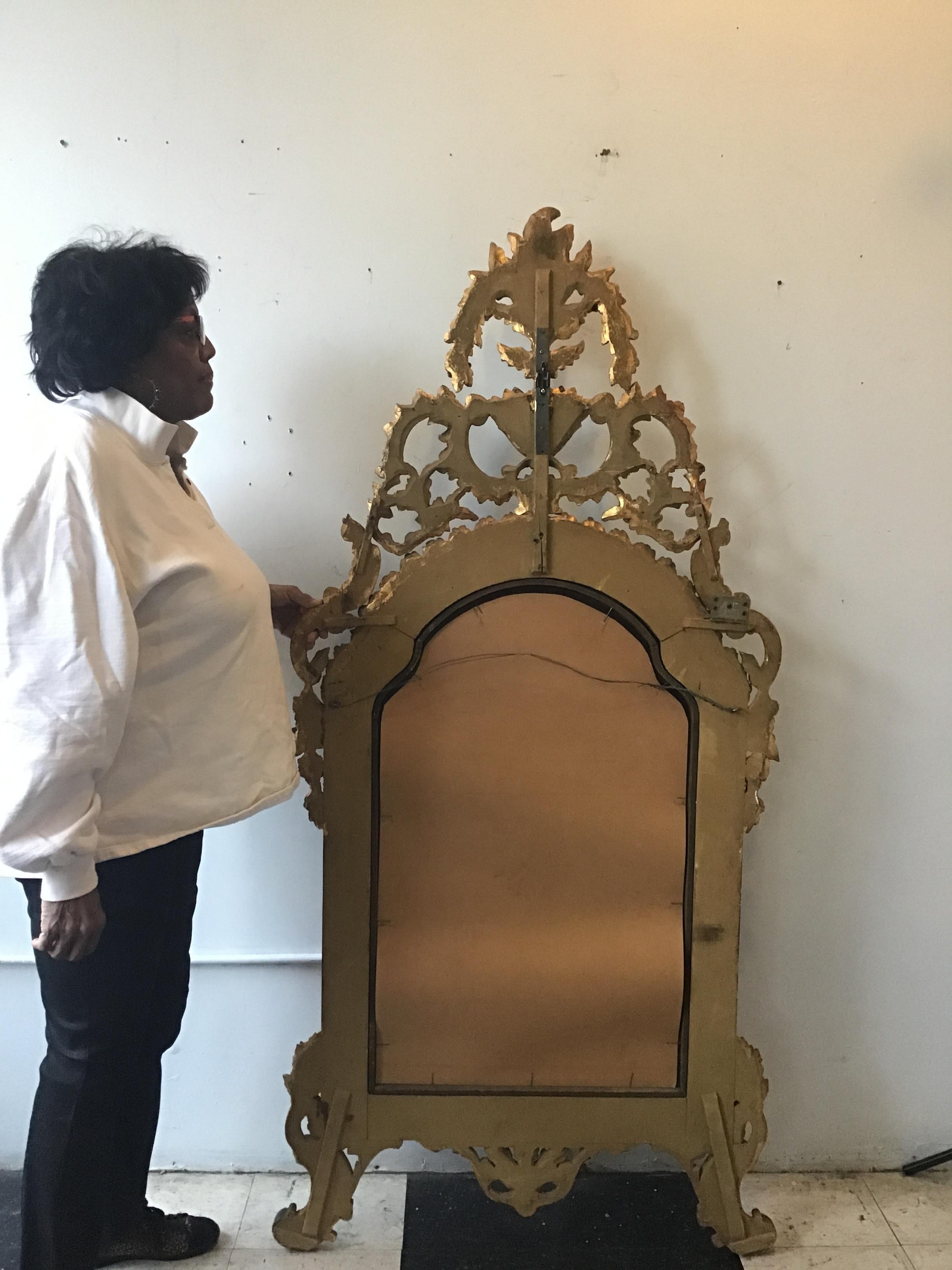 Large Rococo Style Italian Carved Wood Gilt Mirror For Sale 9