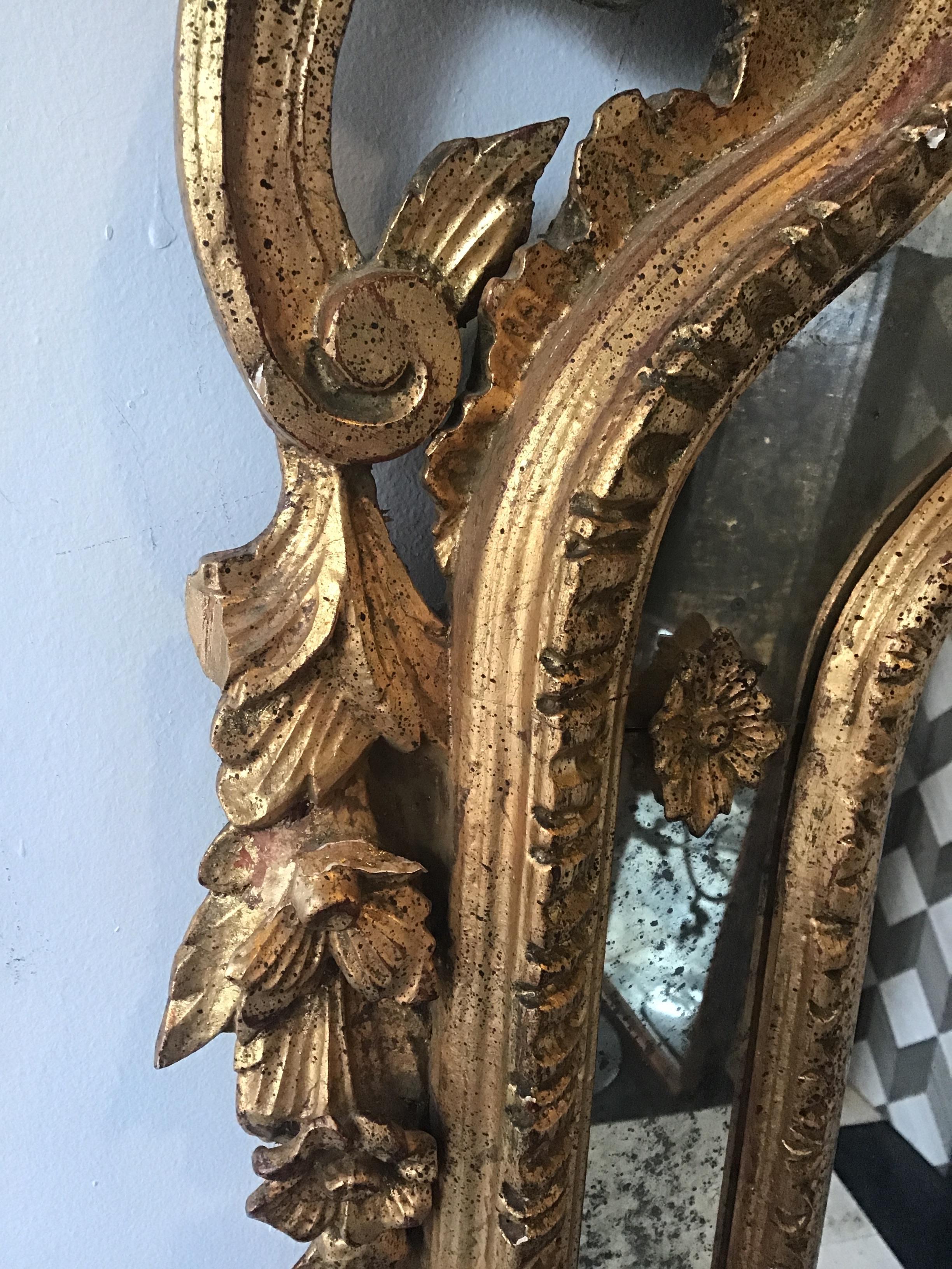 Large Rococo Style Italian Carved Wood Gilt Mirror For Sale 4