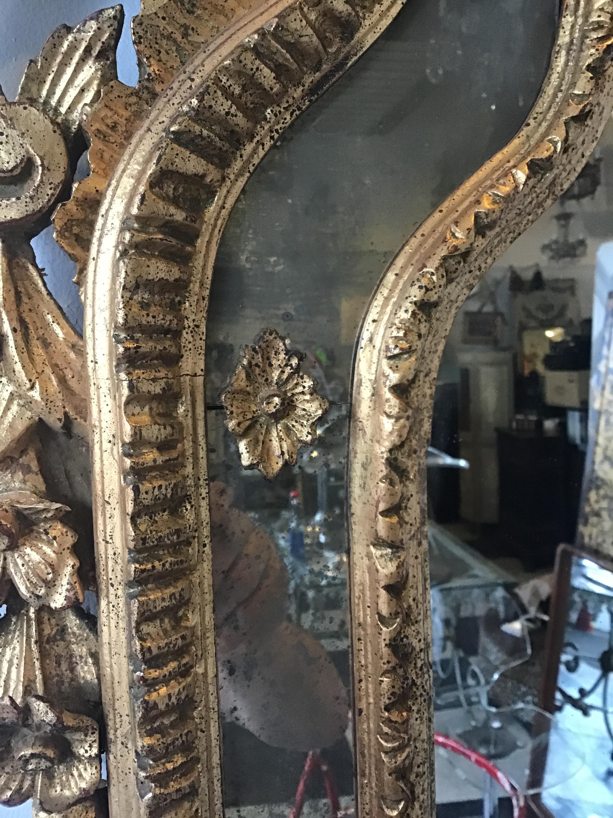 Large Rococo Style Italian Carved Wood Gilt Mirror For Sale 5