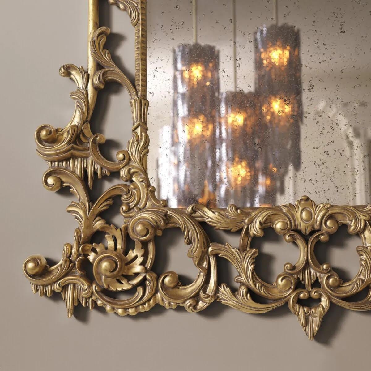 Louis XV Grand miroir de style rococo en bois sculpté et doré, 20e siècle. en vente
