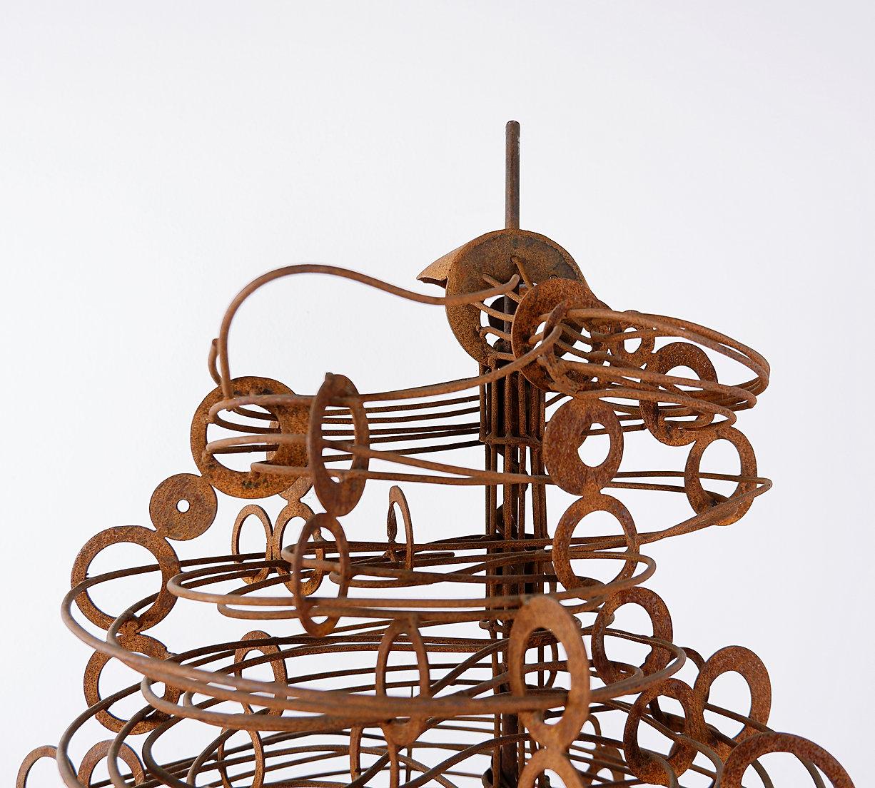 Escultura cinética de bola rodante - 20º aniversario
Decoración - Escultura grande
RBS - Arte cinético - Pelota rodante - Escultura 
Falta el motor para elevar las bolas hacia arriba
Medidas : 65cmX65cm H:179cm 
Material : Metal 