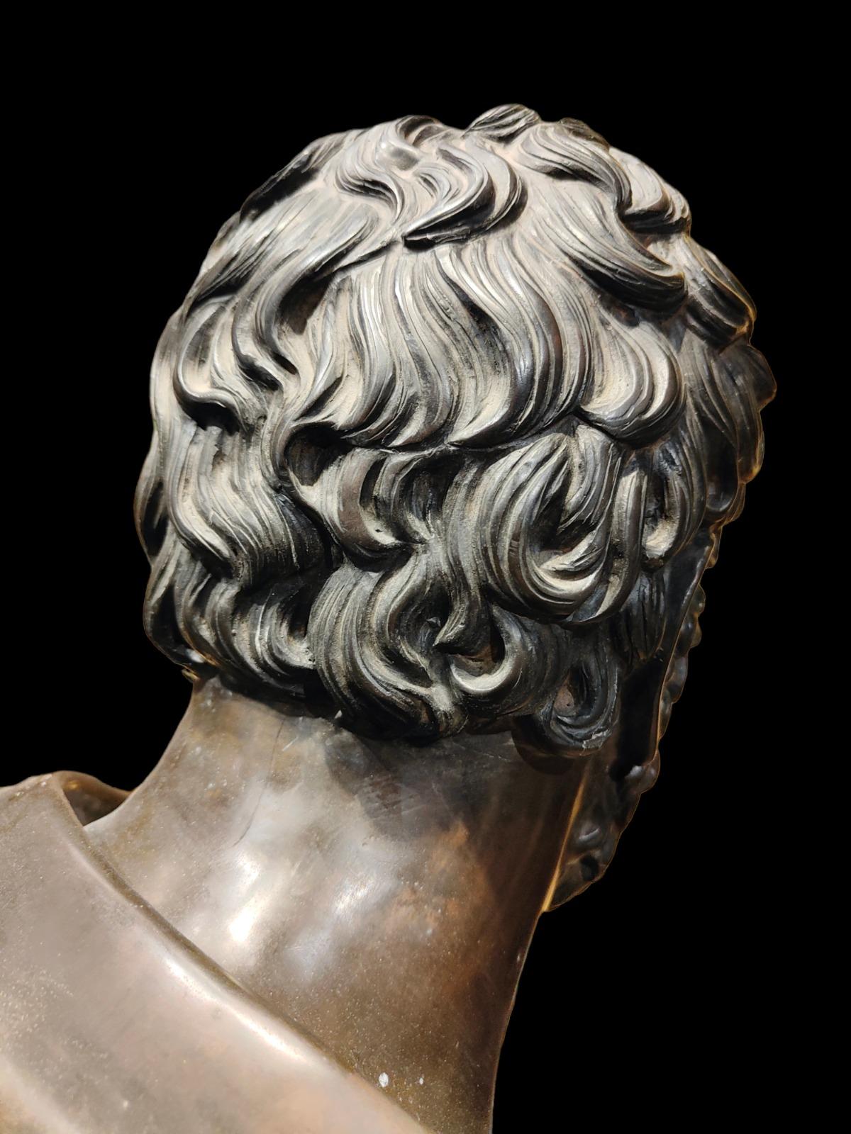 italien Grand buste d'empereur romain en bronze du 19ème siècle en vente