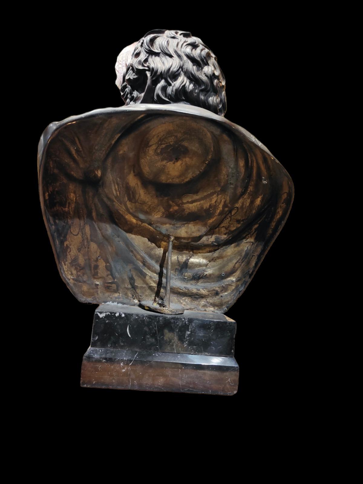 Fait main Grand buste d'empereur romain en bronze du 19ème siècle en vente