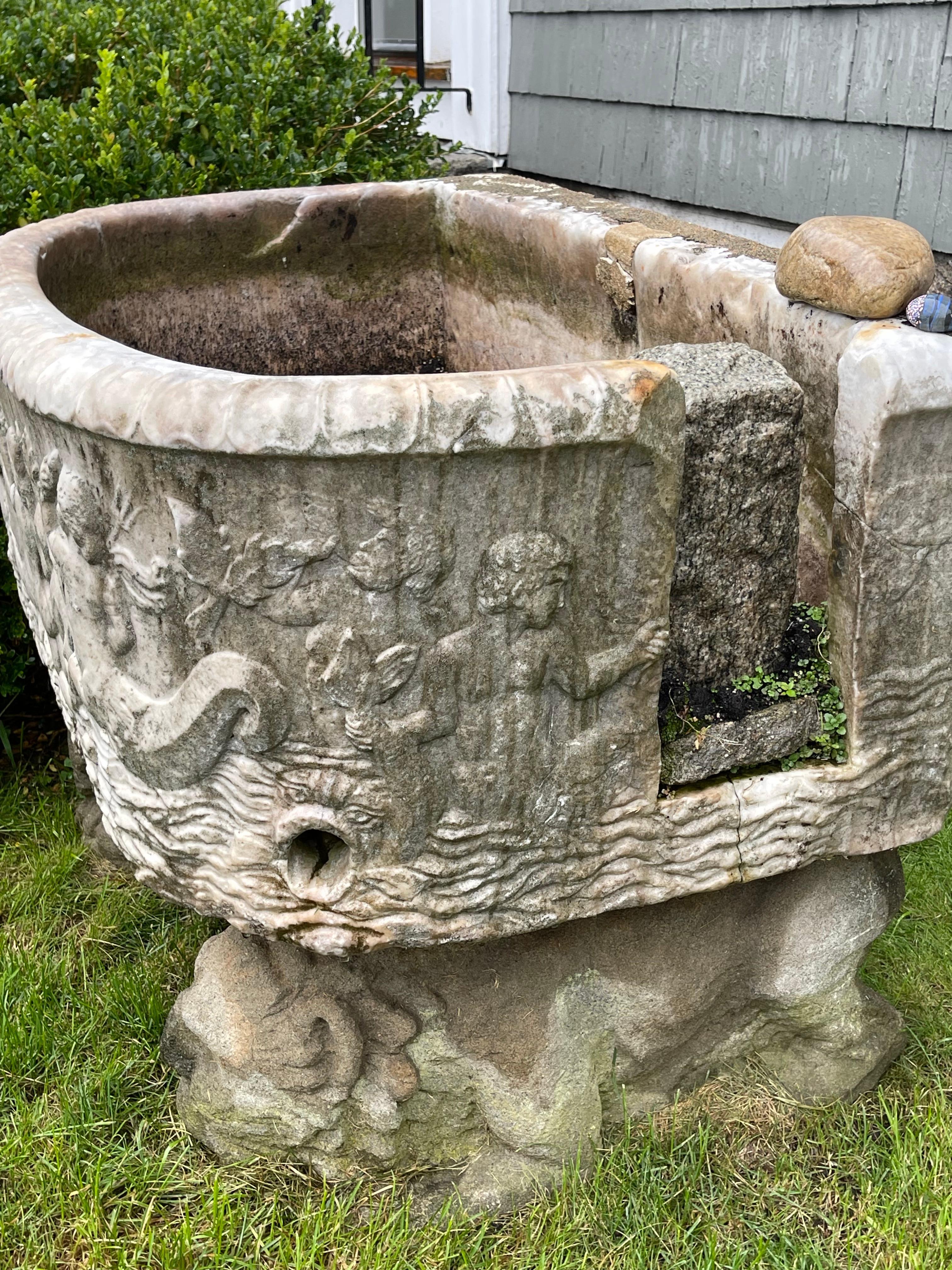 Italian Large Roman Marble Neoclassical Cistern or Planter from Carcassonne Castle For Sale