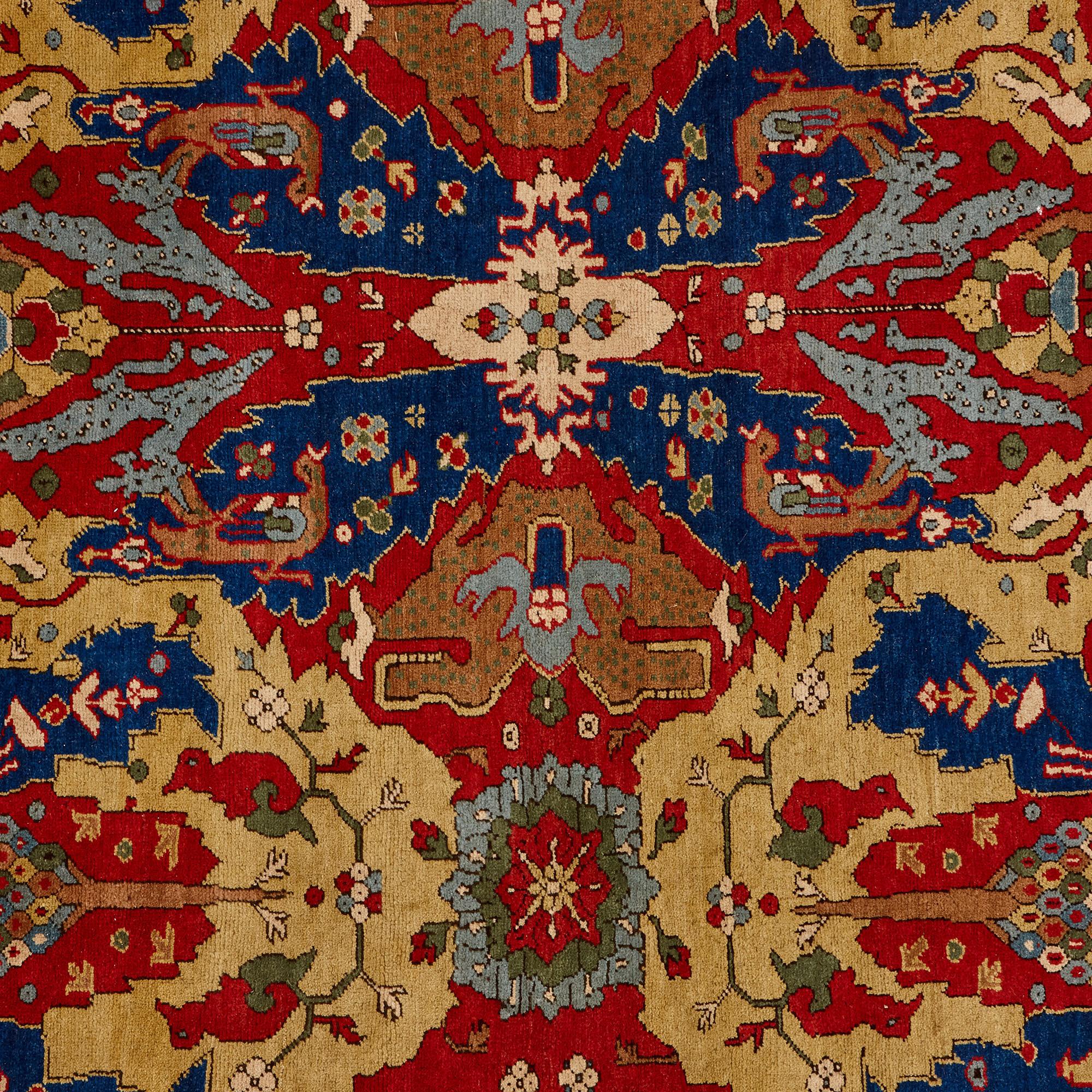 Ce magnifique tapis aux couleurs vives a été attribué à l'important fabricant de tapis roumain Theodor Tuduc (1888-1893). Au XIXe siècle, Tuduc dirigeait un atelier prestigieux spécialisé dans la restauration et la reproduction de tapis anciens.