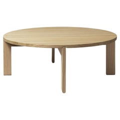 Grande table basse ronde par Storängen Design